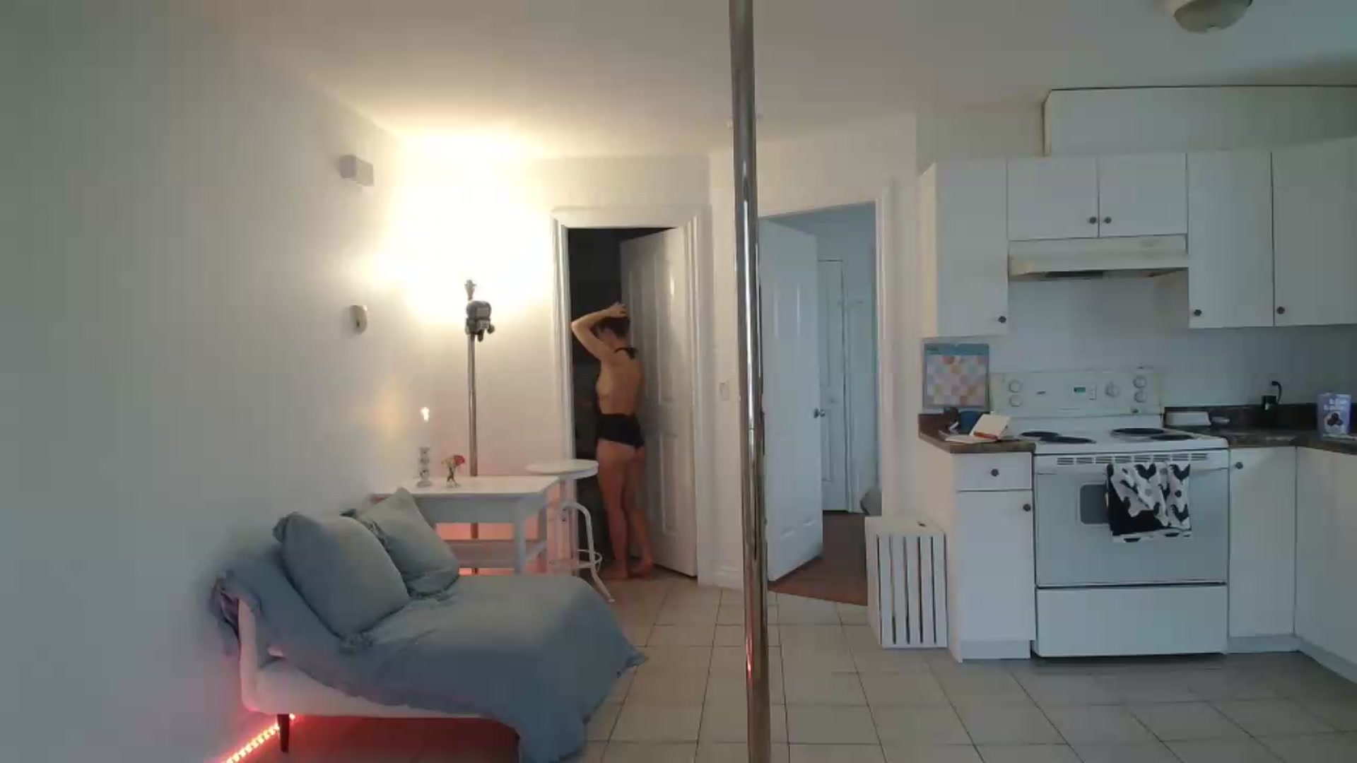 Gallery image thumbnail from ClitorisQueen's myfreecams stream on, 05/08/2026, 17:37 image 17 of 20