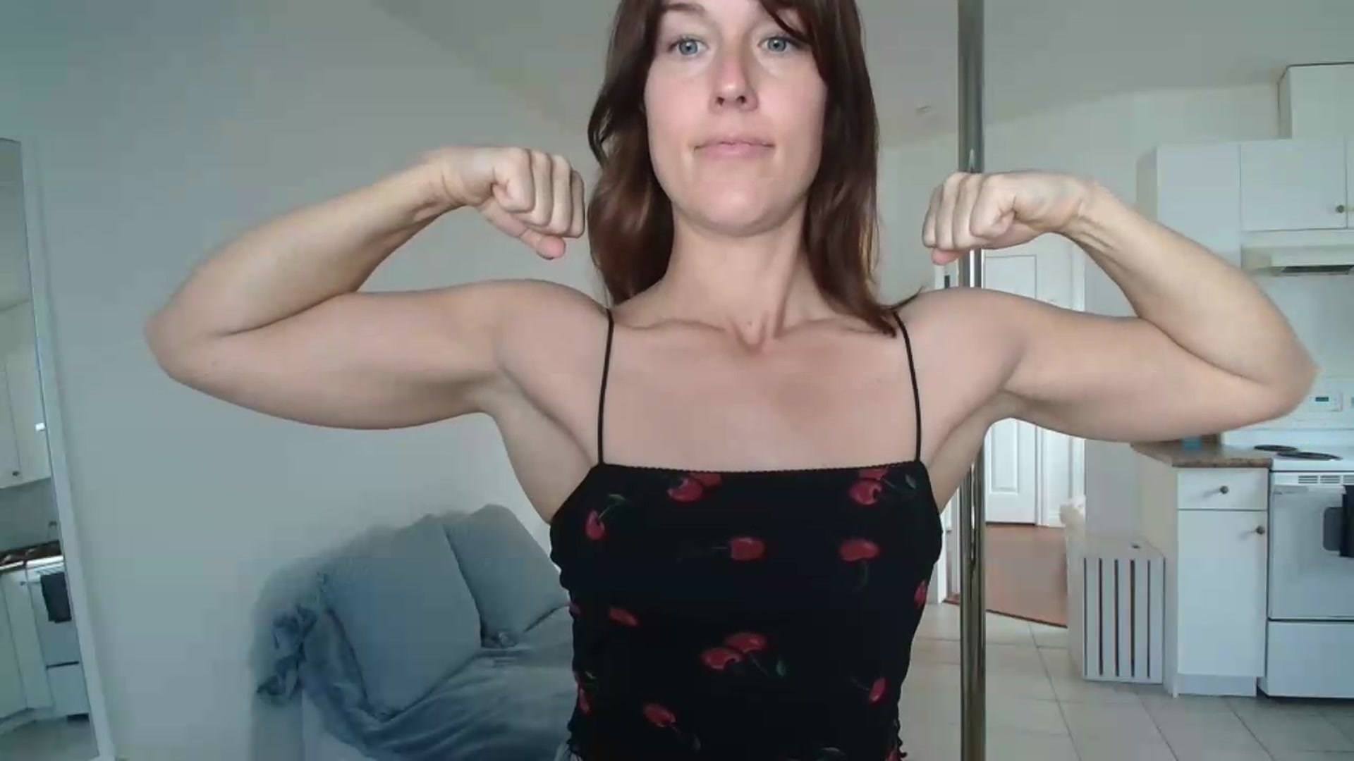 Gallery image thumbnail from ClitorisQueen's myfreecams stream on, 05/09/2026, 18:14 image 3 of 20