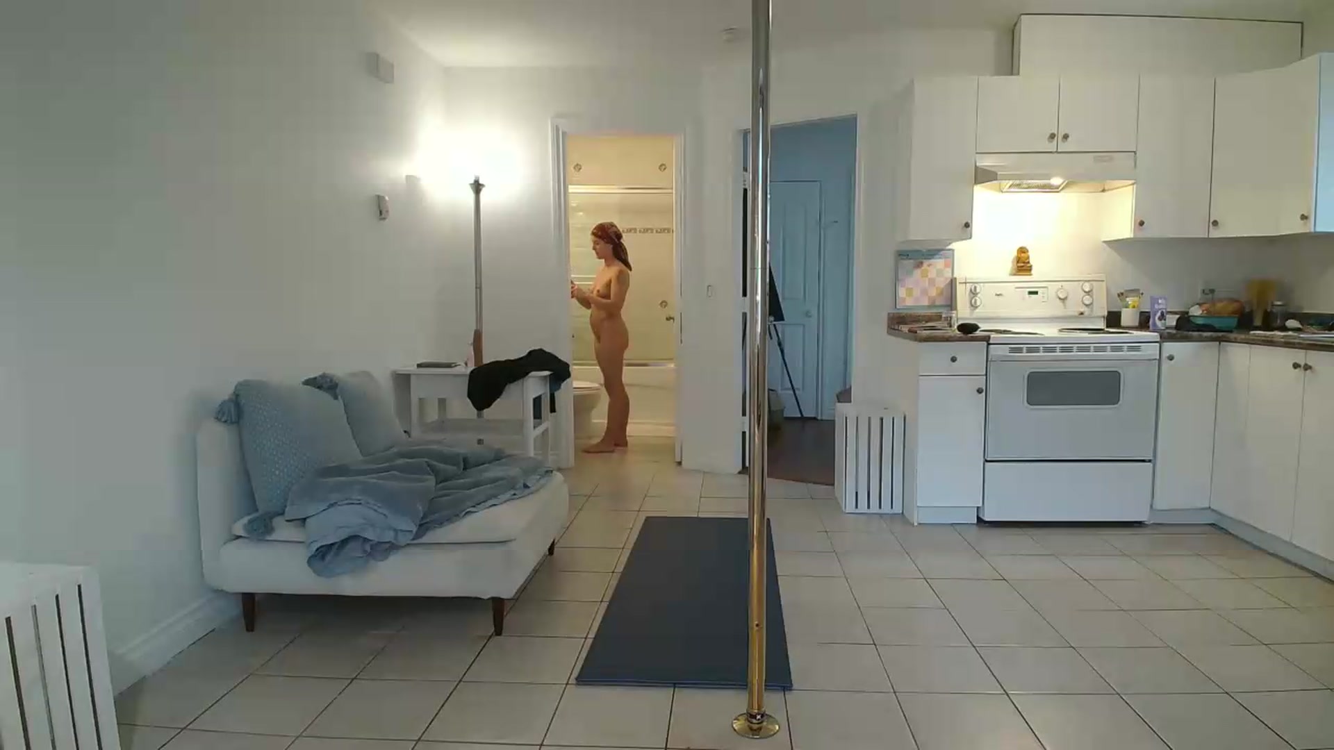 Gallery image thumbnail from ClitorisQueen's myfreecams stream on, 05/13/2026, 21:53 image 17 of 20