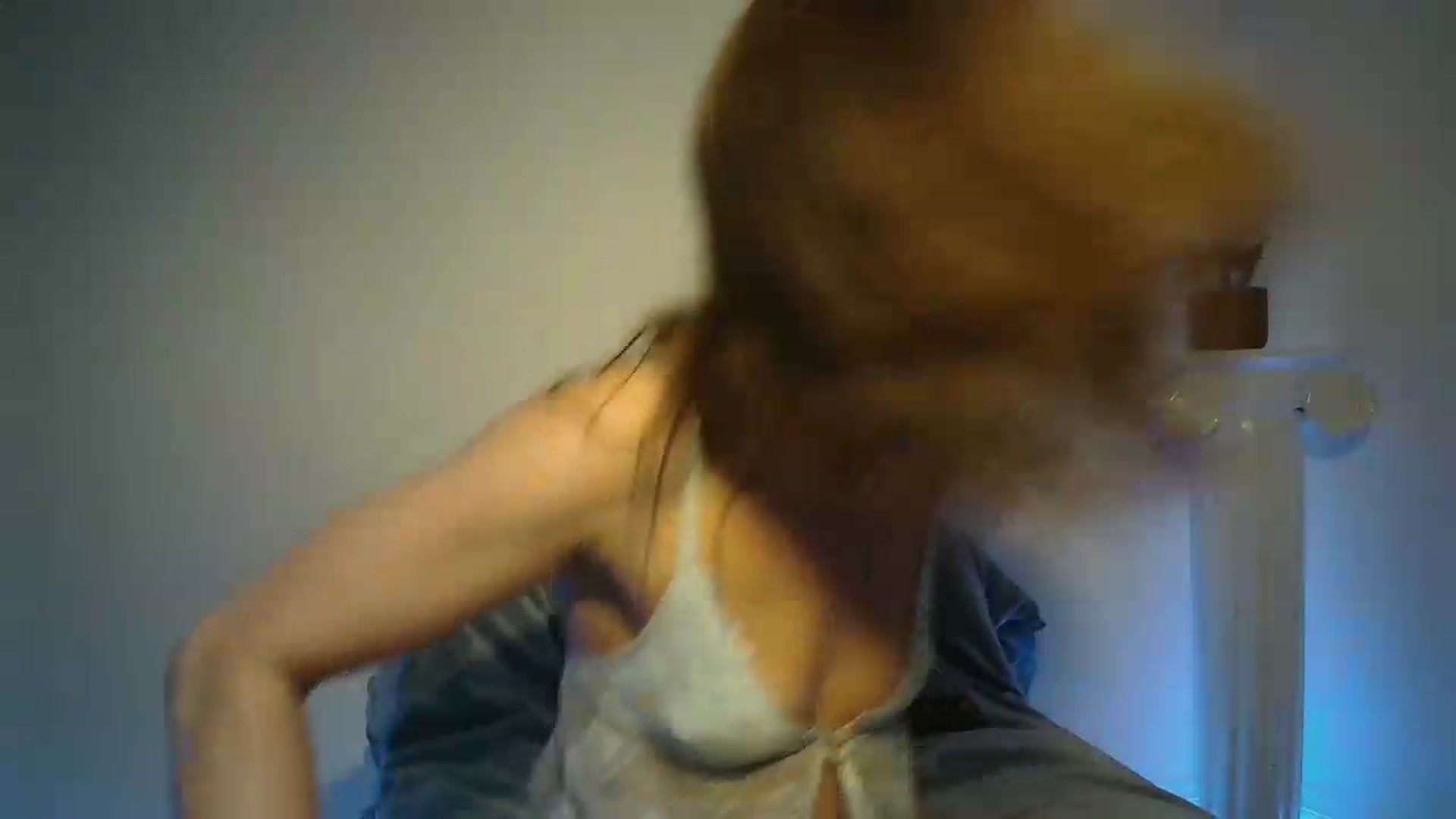 Gallery image thumbnail from ClitorisQueen's myfreecams stream on, 05/18/2026, 04:02 image 4 of 20