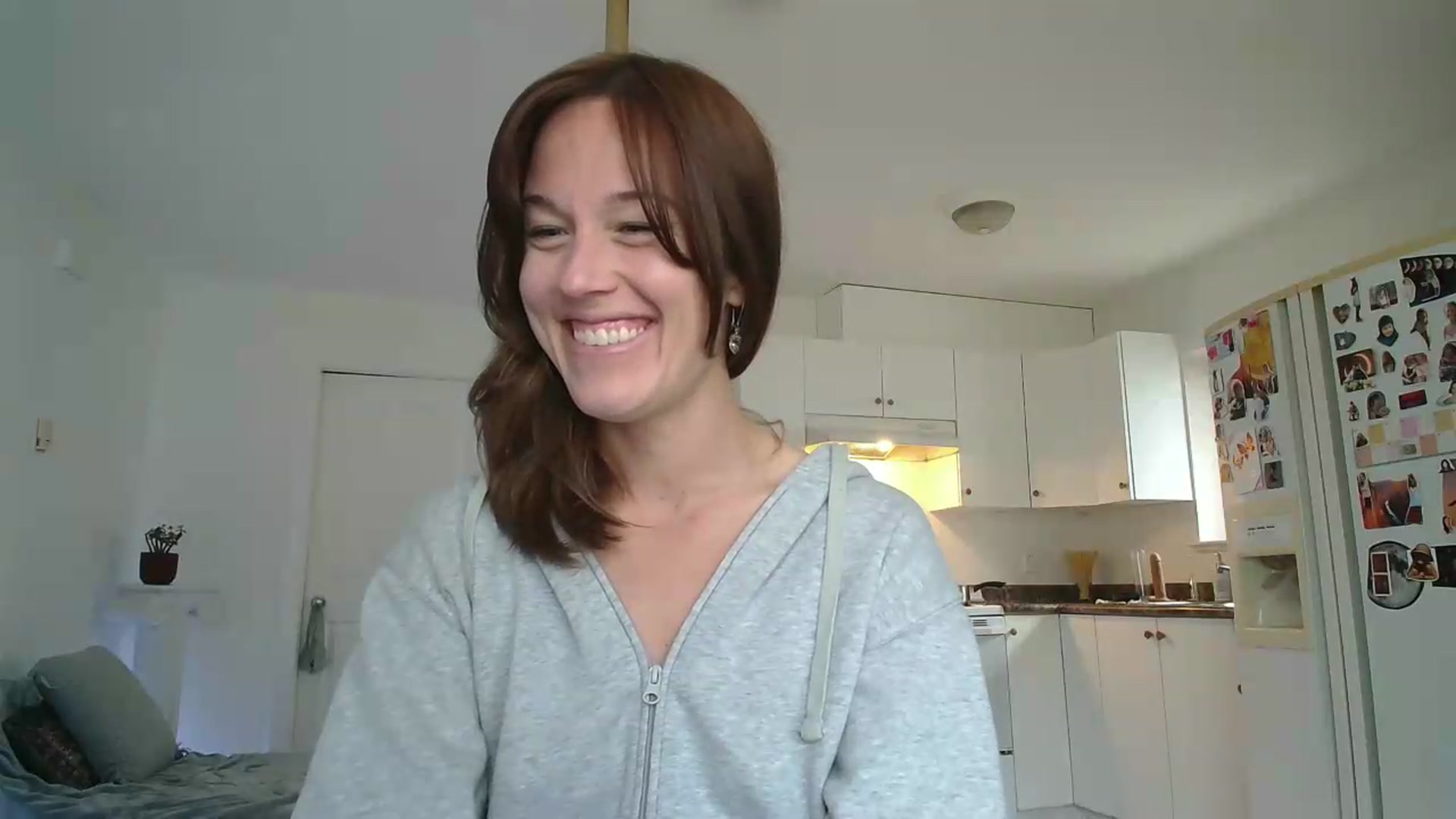 Gallery image thumbnail from ClitorisQueen's myfreecams stream on, 05/18/2026, 16:05 image 10 of 20