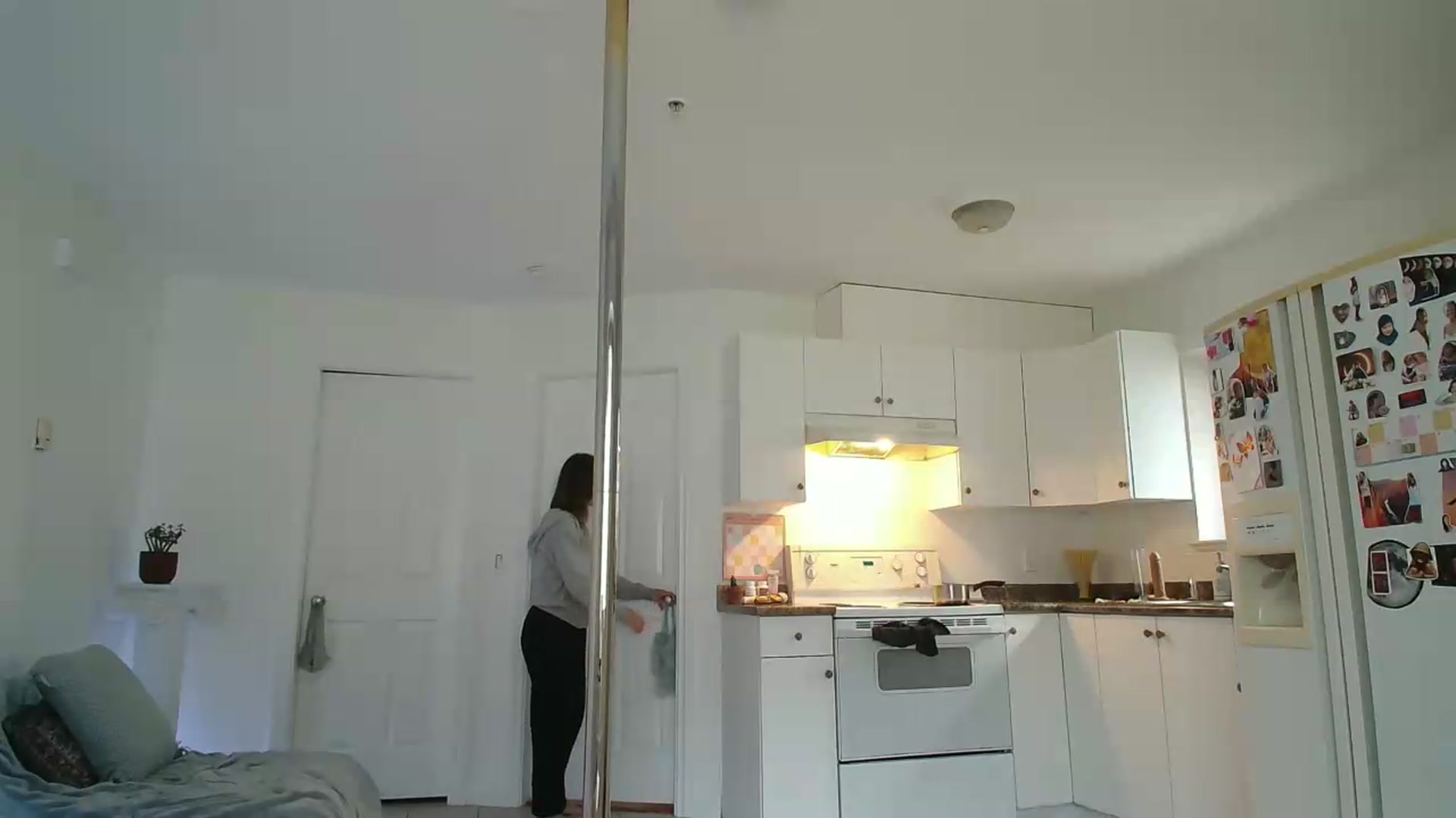 Gallery image thumbnail from ClitorisQueen's myfreecams stream on, 05/18/2026, 16:05 image 6 of 20