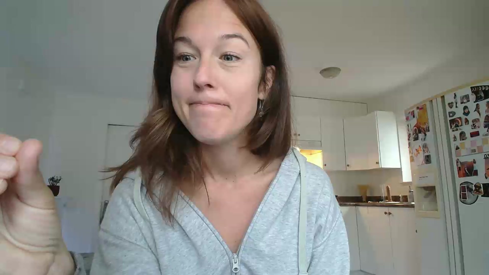 Gallery image thumbnail from ClitorisQueen's myfreecams stream on, 05/18/2026, 16:05 image 8 of 20