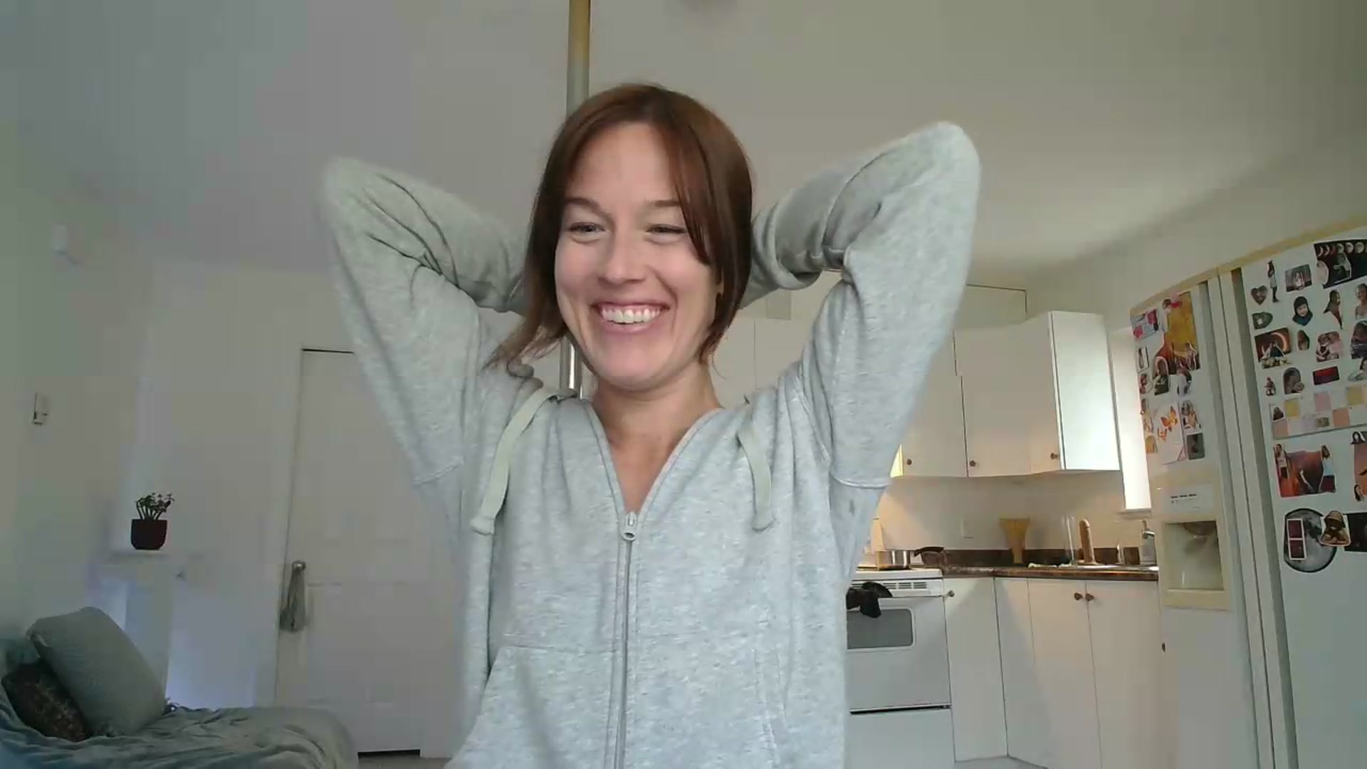 Gallery image thumbnail from ClitorisQueen's myfreecams stream on, 05/18/2026, 16:05 image 9 of 20