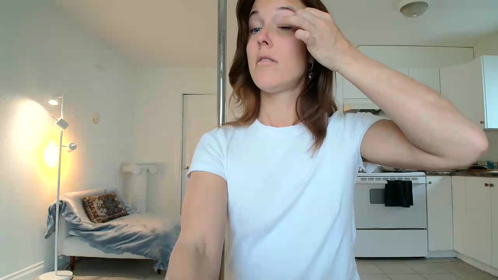 Gallery image thumbnail from ClitorisQueen's myfreecams stream on, 05/19/2026, 17:07 image 18 of 20