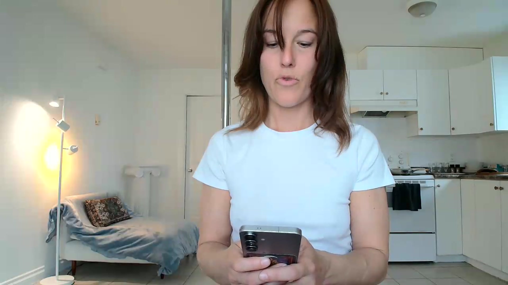 Gallery image thumbnail from ClitorisQueen's myfreecams stream on, 05/19/2026, 17:07 image 13 of 20