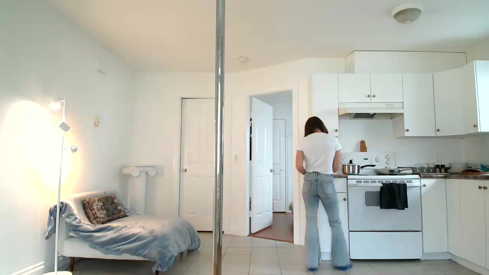 Gallery image thumbnail from ClitorisQueen's myfreecams stream on, 05/19/2026, 17:07 image 6 of 20