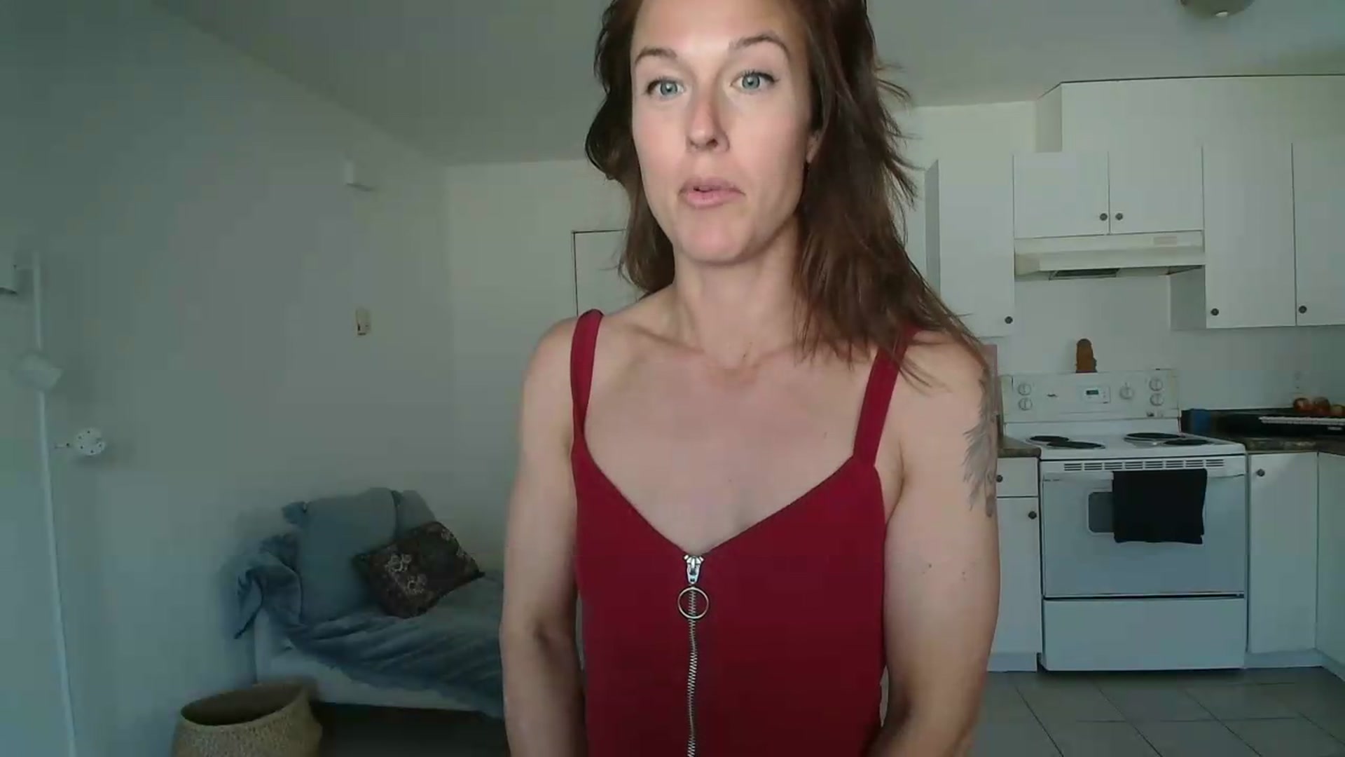 Gallery image thumbnail from ClitorisQueen's myfreecams stream on, 05/20/2026, 23:07 image 18 of 20