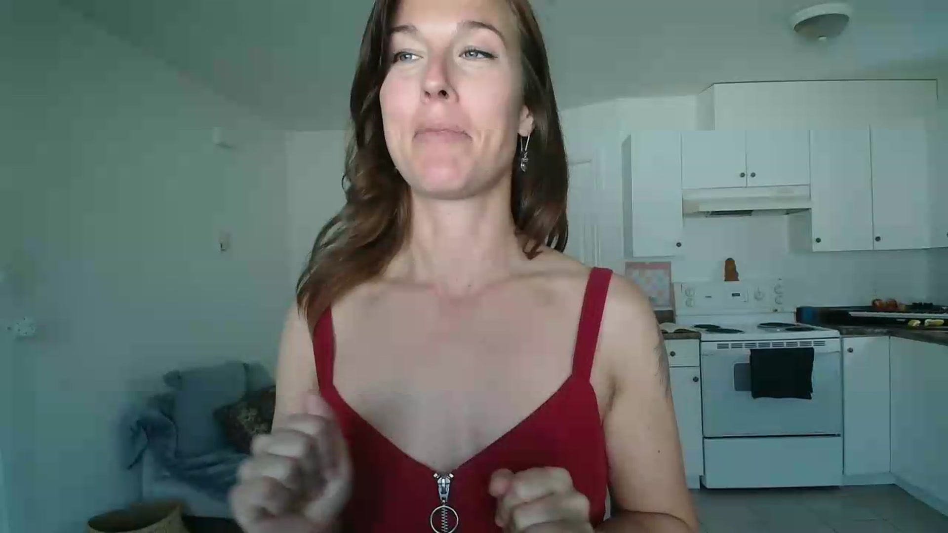 Gallery image thumbnail from ClitorisQueen's myfreecams stream on, 05/20/2026, 23:07 image 3 of 20