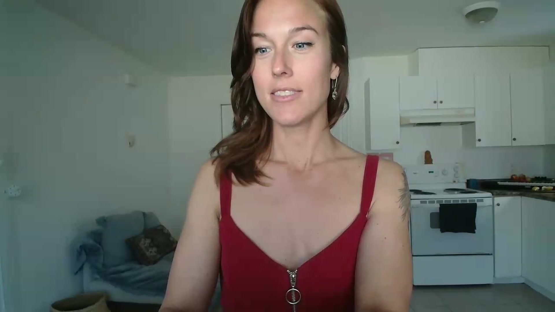 Gallery image thumbnail from ClitorisQueen's myfreecams stream on, 05/20/2026, 23:07 image 4 of 20