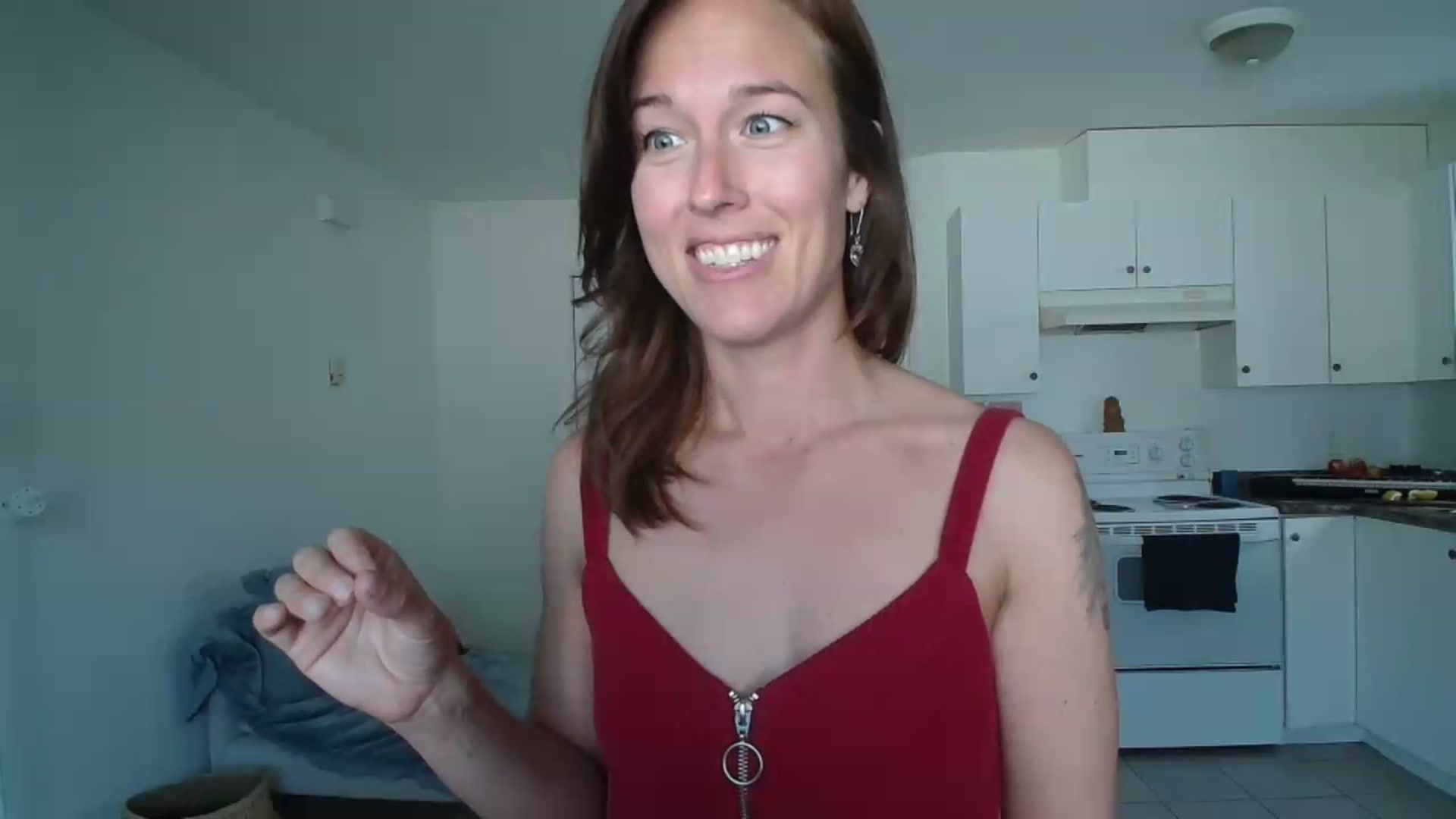 Gallery image thumbnail from ClitorisQueen's myfreecams stream on, 05/20/2026, 23:07 image 5 of 20