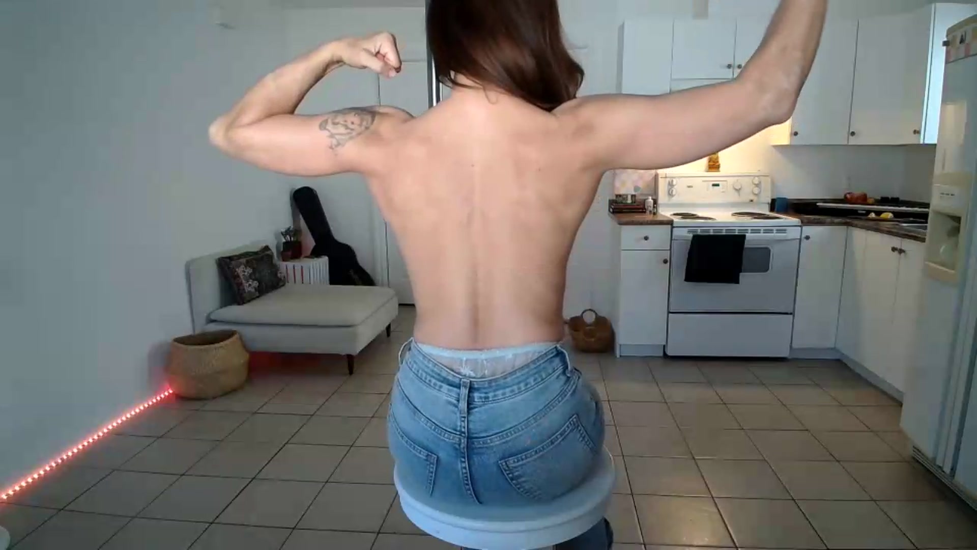 Gallery image thumbnail from ClitorisQueen's myfreecams stream on, 05/21/2026, 19:37 image 5 of 20