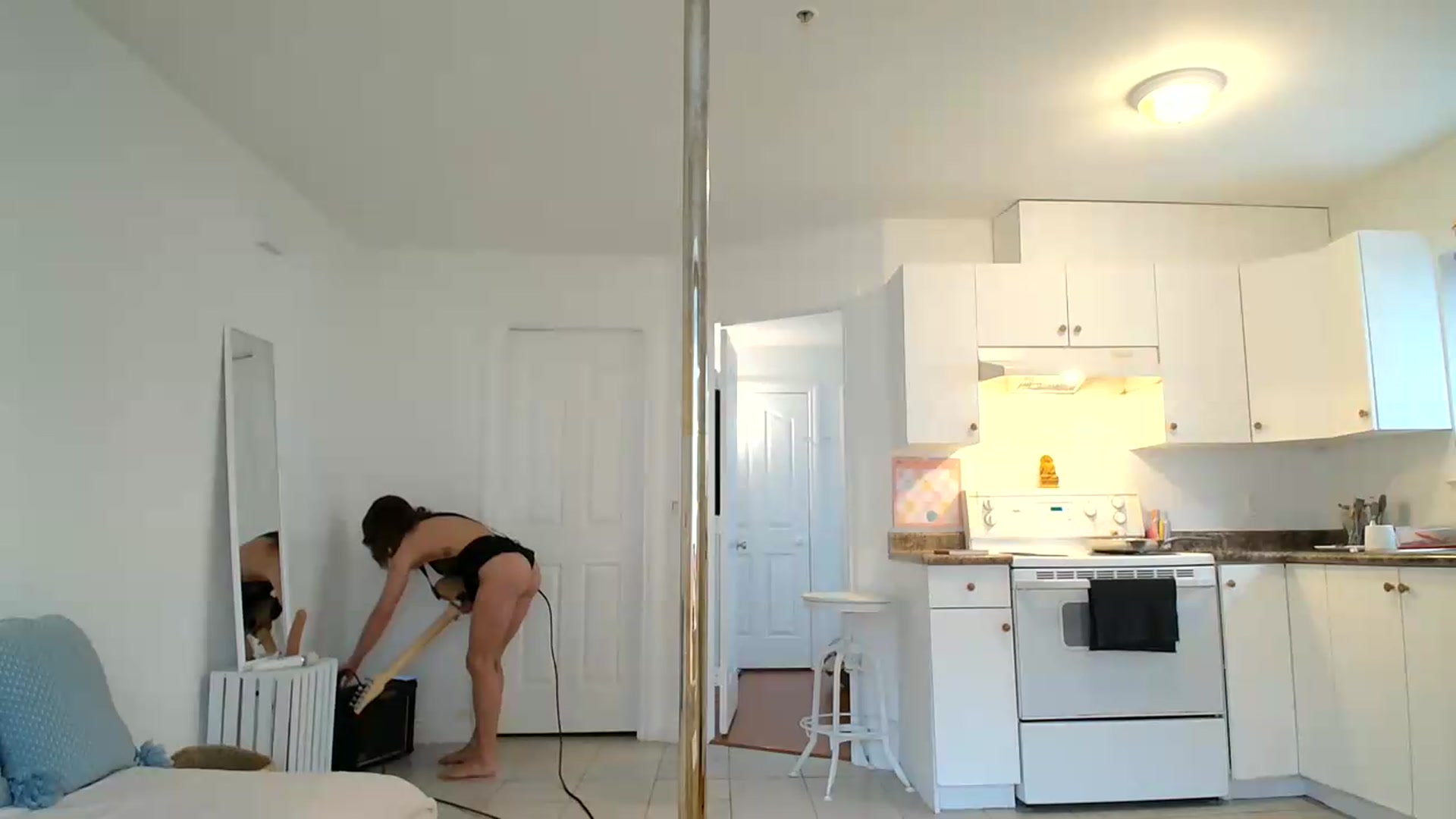 Gallery image thumbnail from ClitorisQueen's myfreecams stream on, 05/26/2026, 18:36 image 8 of 20