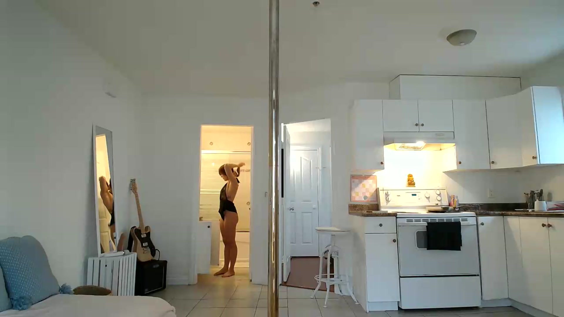 Gallery image thumbnail from ClitorisQueen's myfreecams stream on, 05/26/2026, 18:36 image 3 of 20