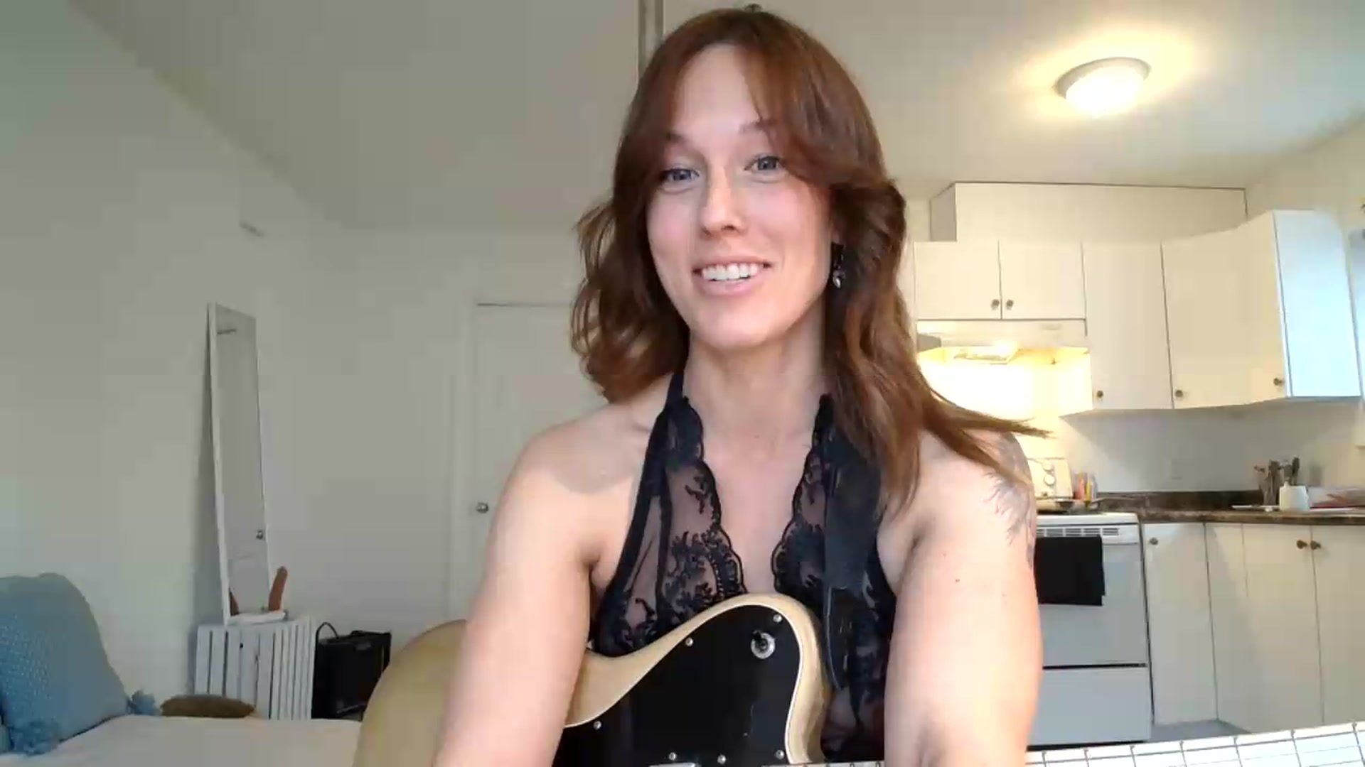 Gallery image thumbnail from ClitorisQueen's myfreecams stream on, 05/26/2026, 18:36 image 11 of 20