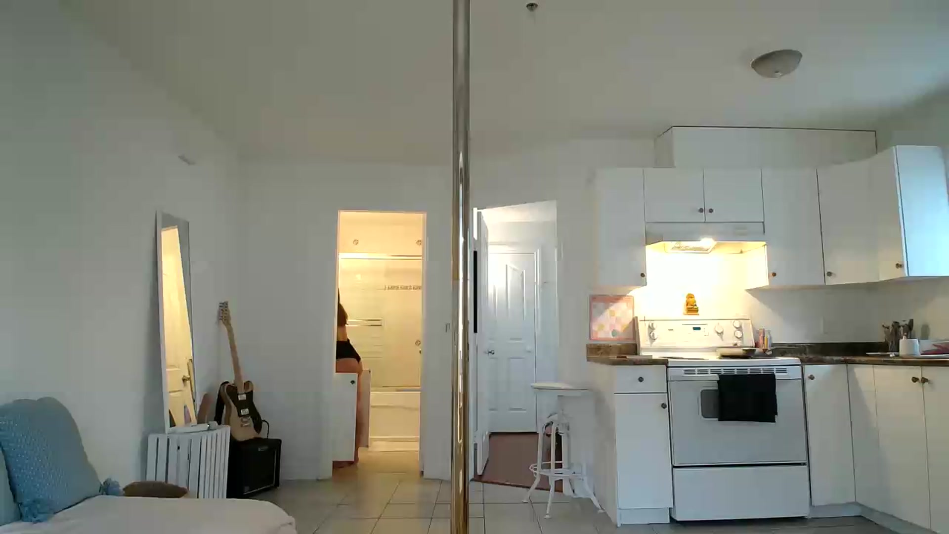 Gallery image thumbnail from ClitorisQueen's myfreecams stream on, 05/26/2026, 18:36 image 1 of 20