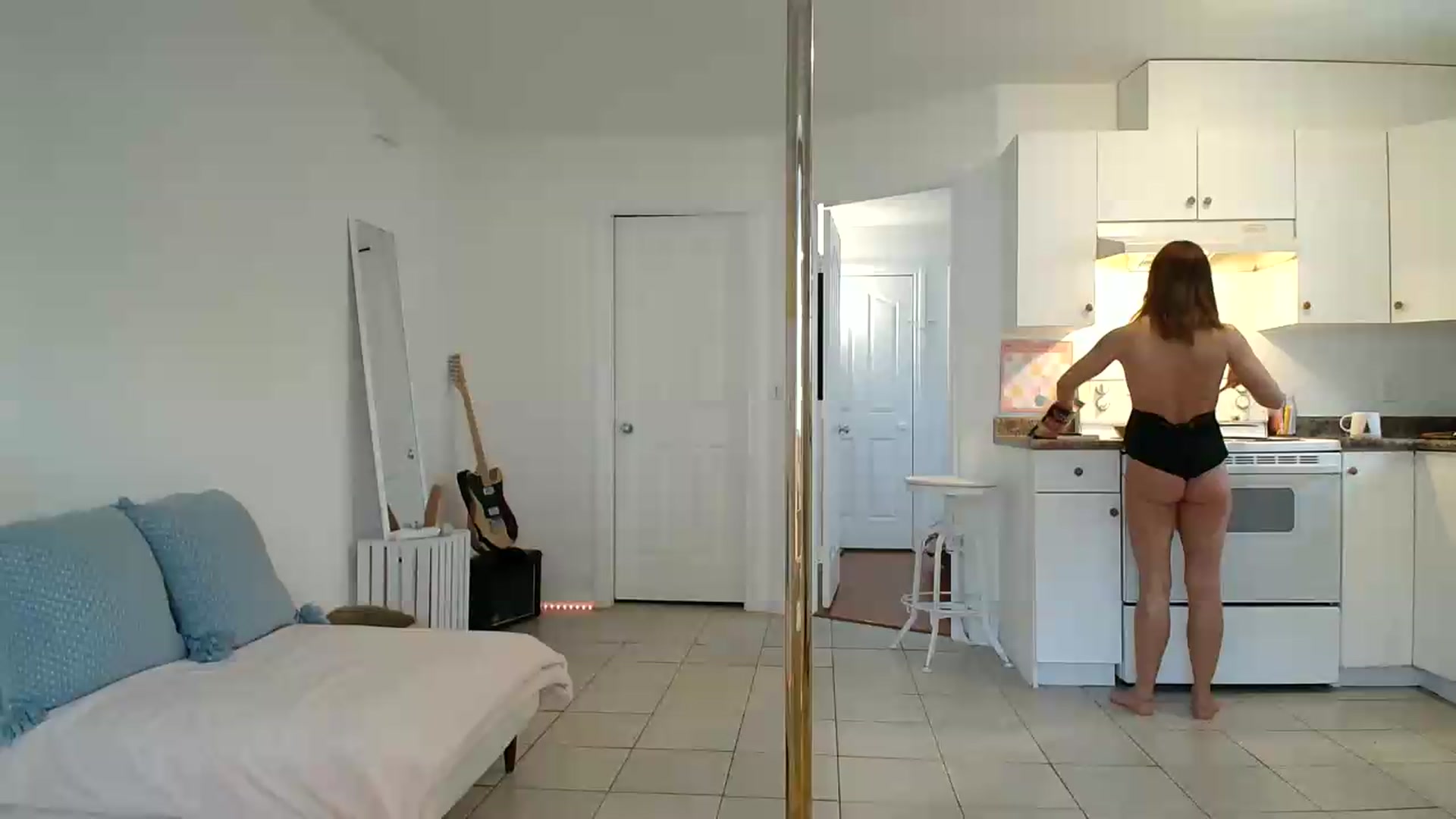 Gallery image thumbnail from ClitorisQueen's myfreecams stream on, 05/26/2026, 19:01 image 20 of 20