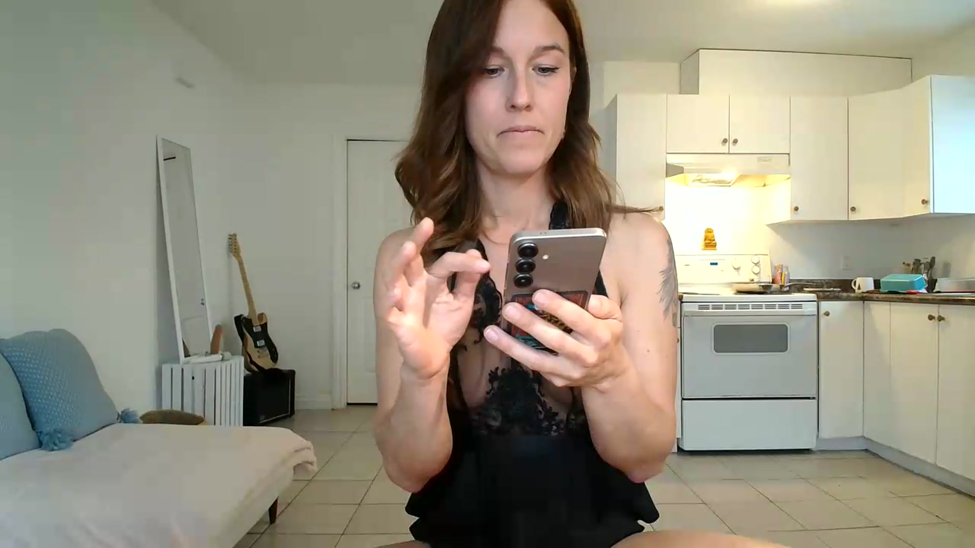 Gallery image thumbnail from ClitorisQueen's myfreecams stream on, 05/26/2026, 19:01 image 5 of 20