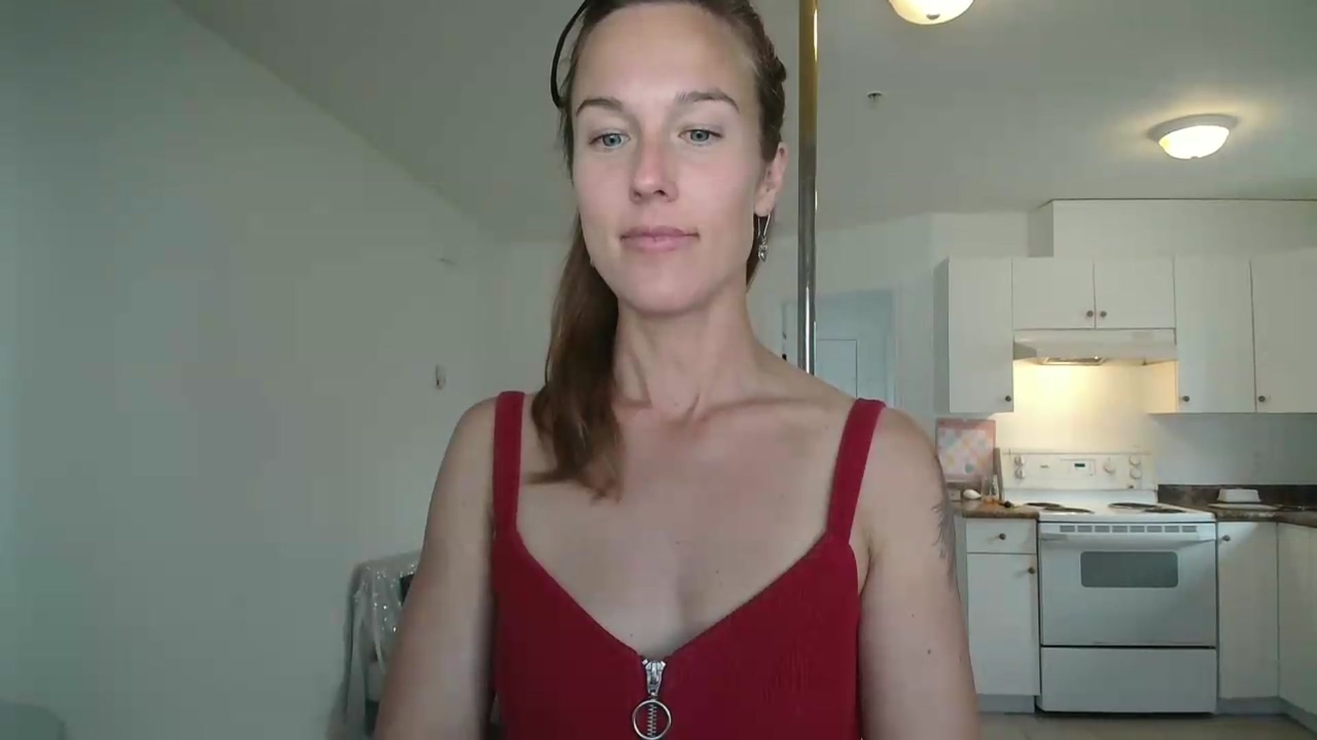 Gallery image thumbnail from ClitorisQueen's myfreecams stream on, 06/02/2026, 17:44 image 13 of 20