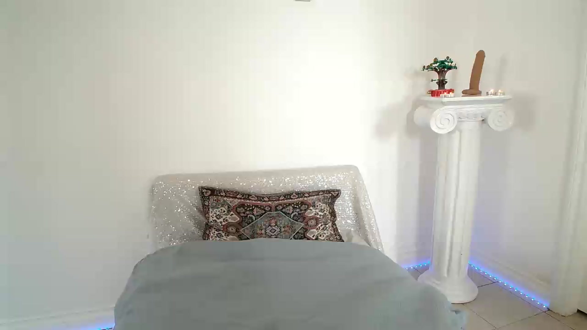 Gallery image thumbnail from ClitorisQueen's myfreecams stream on, 06/11/2026, 18:48 image 4 of 20