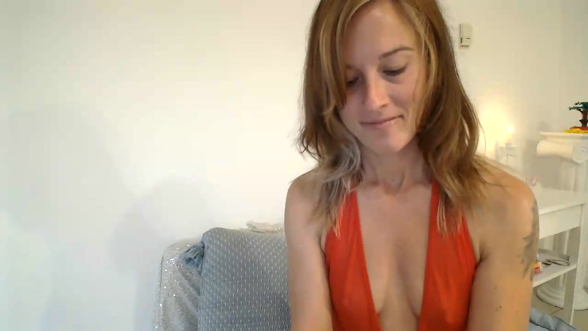 Gallery image thumbnail from ClitorisQueen's myfreecams stream on, 06/21/2026, 04:14 image 3 of 20
