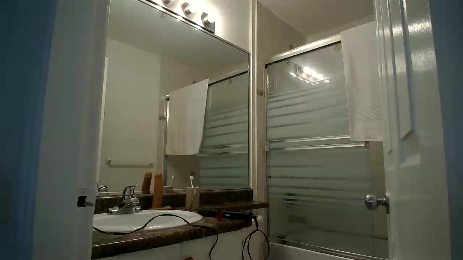 Gallery image thumbnail from ClitorisQueen's myfreecams stream on, 06/21/2026, 23:30 image 3 of 20