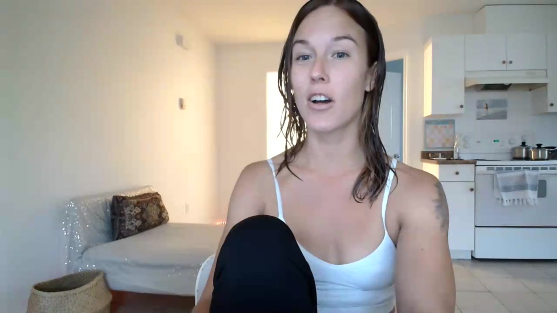 Gallery image thumbnail from ClitorisQueen's myfreecams stream on, 07/26/2026, 16:05 image 17 of 20
