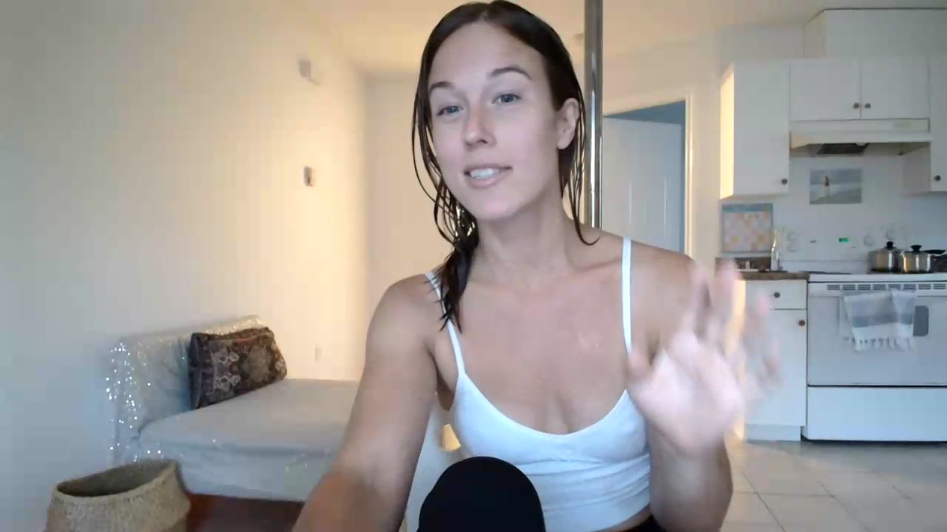 Gallery image thumbnail from ClitorisQueen's myfreecams stream on, 07/26/2026, 16:05 image 12 of 20