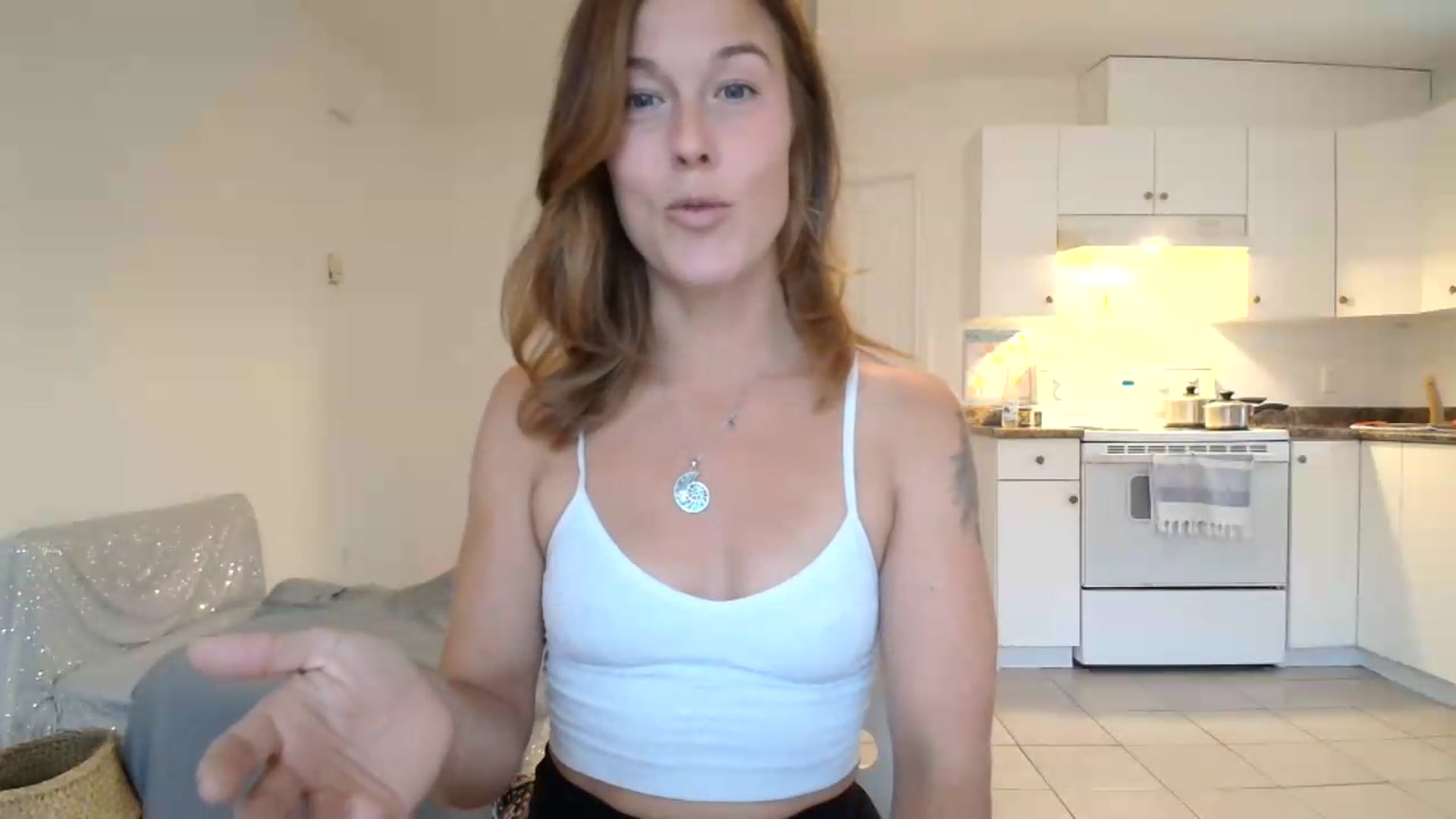 Gallery image thumbnail from ClitorisQueen's myfreecams stream on, 07/26/2026, 17:08 image 14 of 20