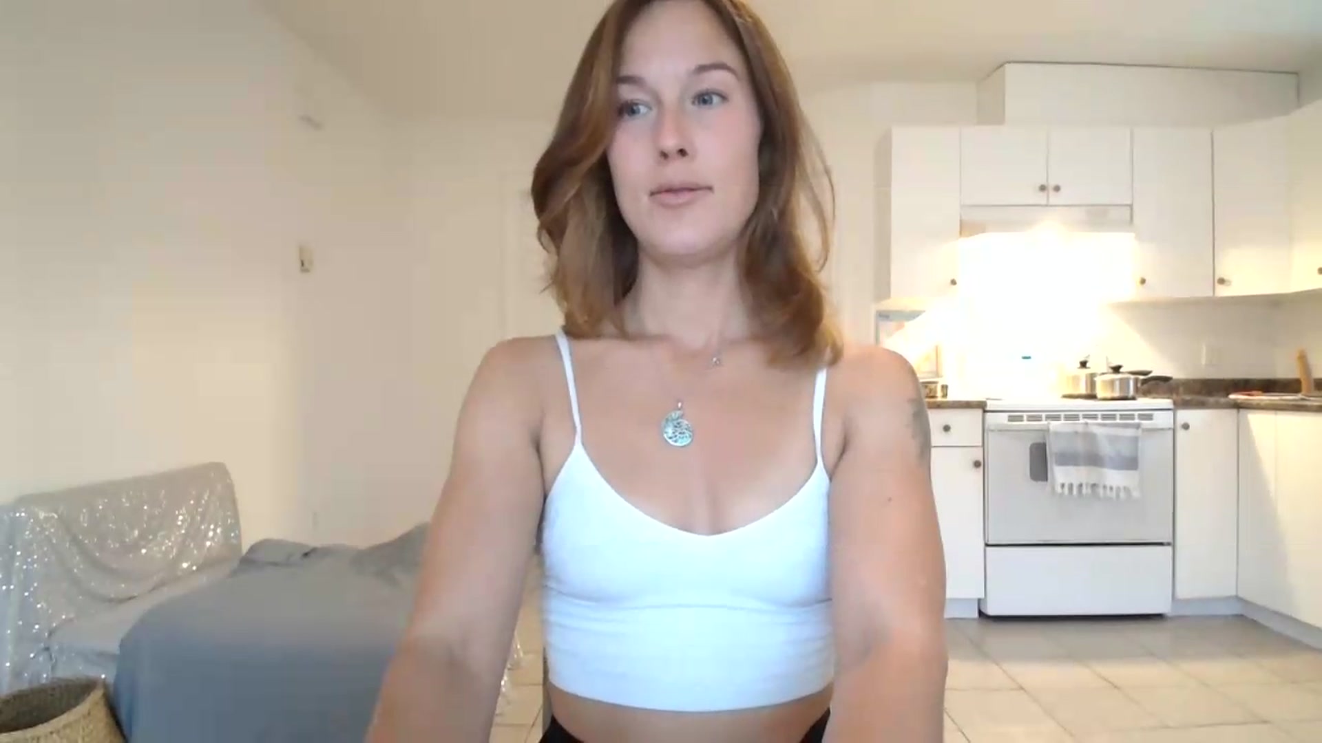 Gallery image thumbnail from ClitorisQueen's myfreecams stream on, 07/26/2026, 17:08 image 17 of 20