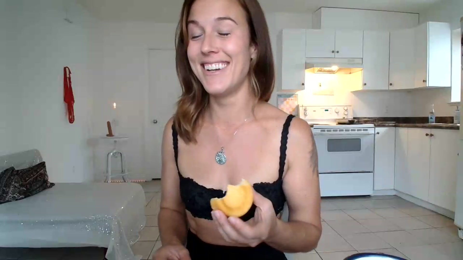 Gallery image thumbnail from ClitorisQueen's myfreecams stream on, 07/27/2026, 17:54 image 11 of 20
