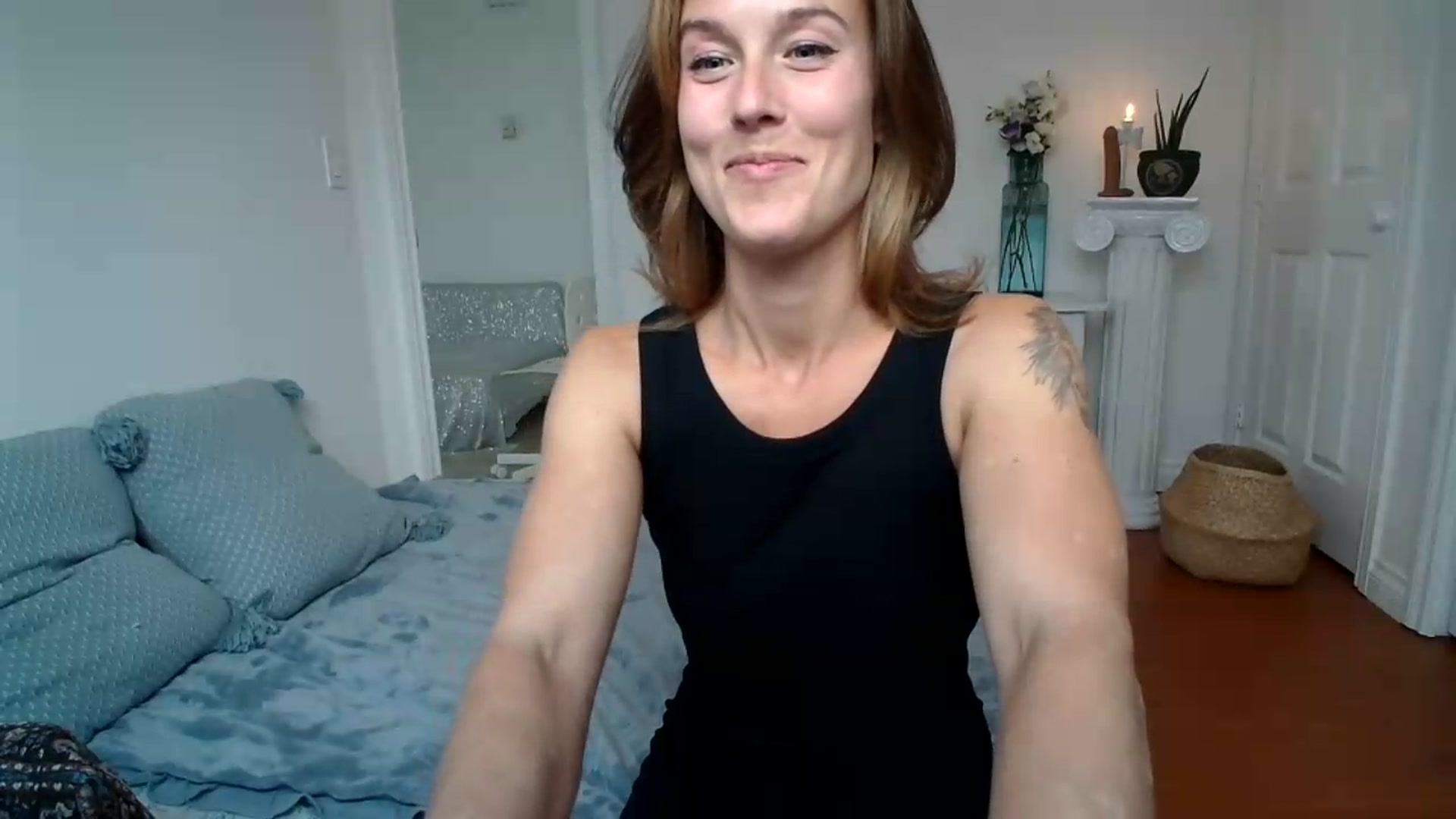 Gallery image thumbnail from ClitorisQueen's myfreecams stream on, 08/02/2026, 24:45 image 3 of 20
