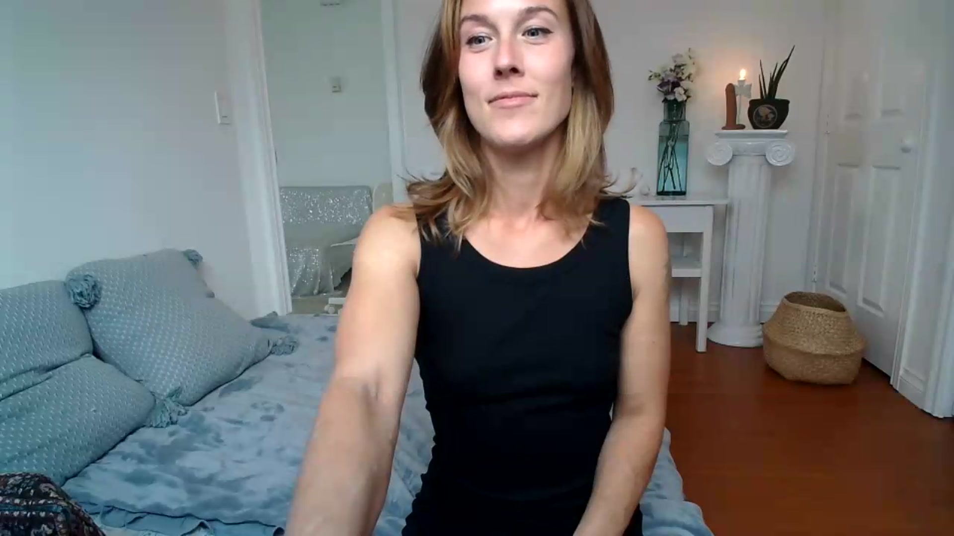 Gallery image thumbnail from ClitorisQueen's myfreecams stream on, 08/02/2026, 24:45 image 8 of 20