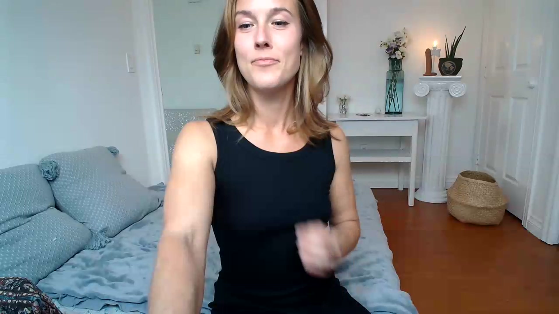 Gallery image thumbnail from ClitorisQueen's myfreecams stream on, 08/02/2026, 24:45 image 16 of 20