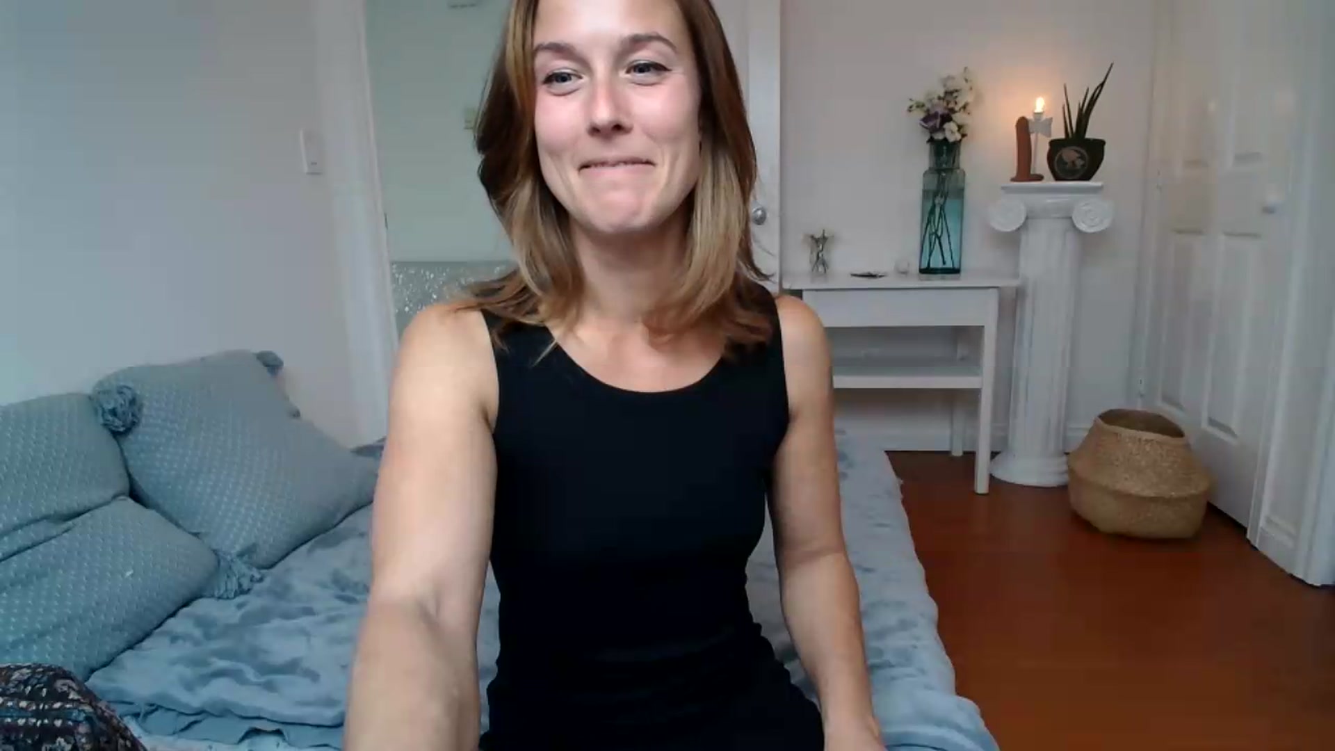 Gallery image thumbnail from ClitorisQueen's myfreecams stream on, 08/02/2026, 24:45 image 14 of 20