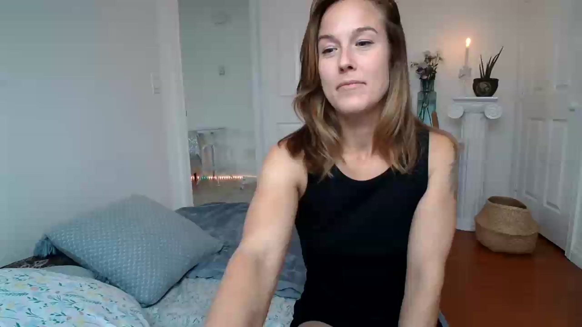 Gallery image thumbnail from ClitorisQueen's myfreecams stream on, 08/02/2026, 17:10 image 10 of 20