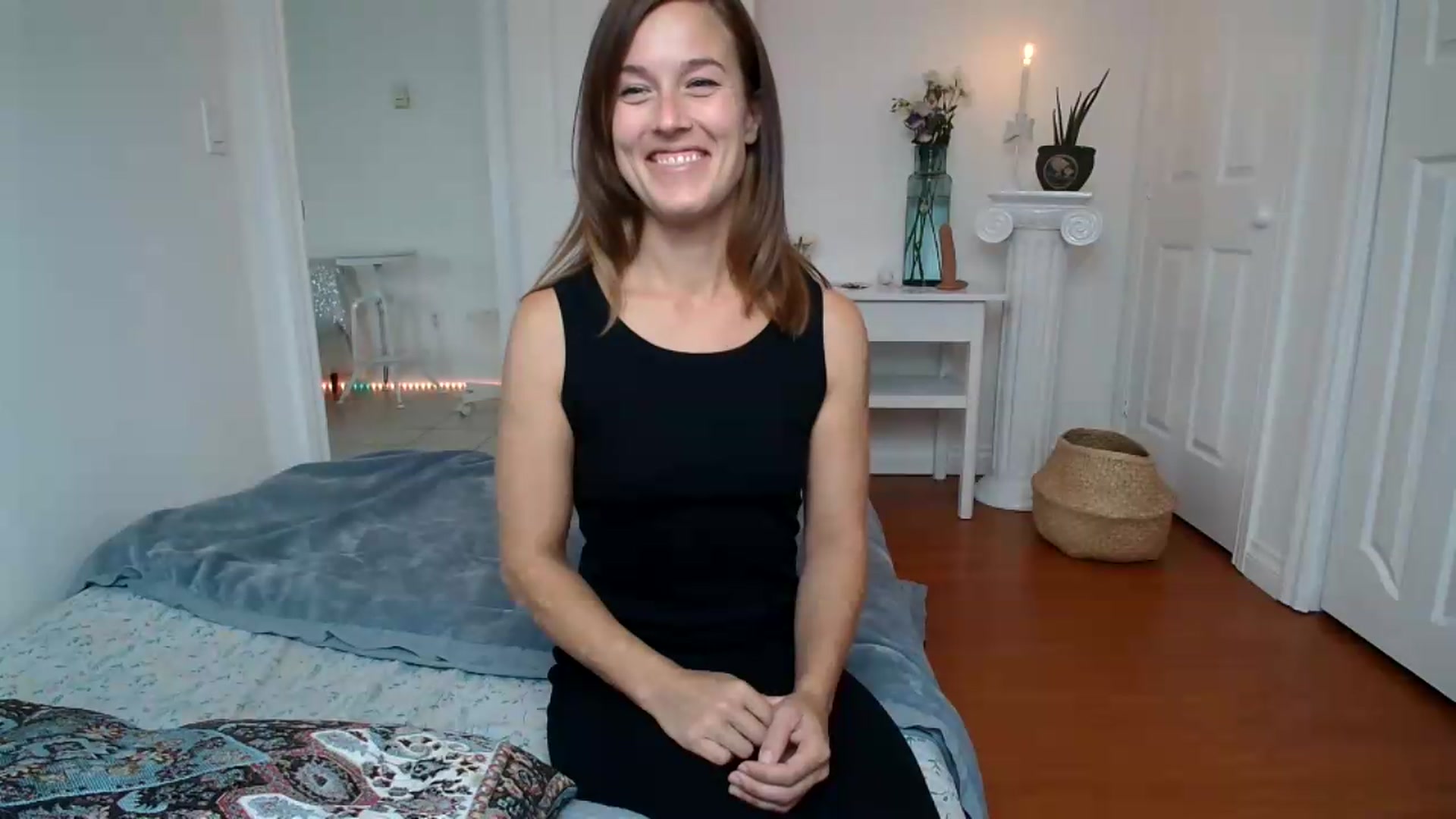 Gallery image thumbnail from ClitorisQueen's myfreecams stream on, 08/02/2026, 17:10 image 4 of 20
