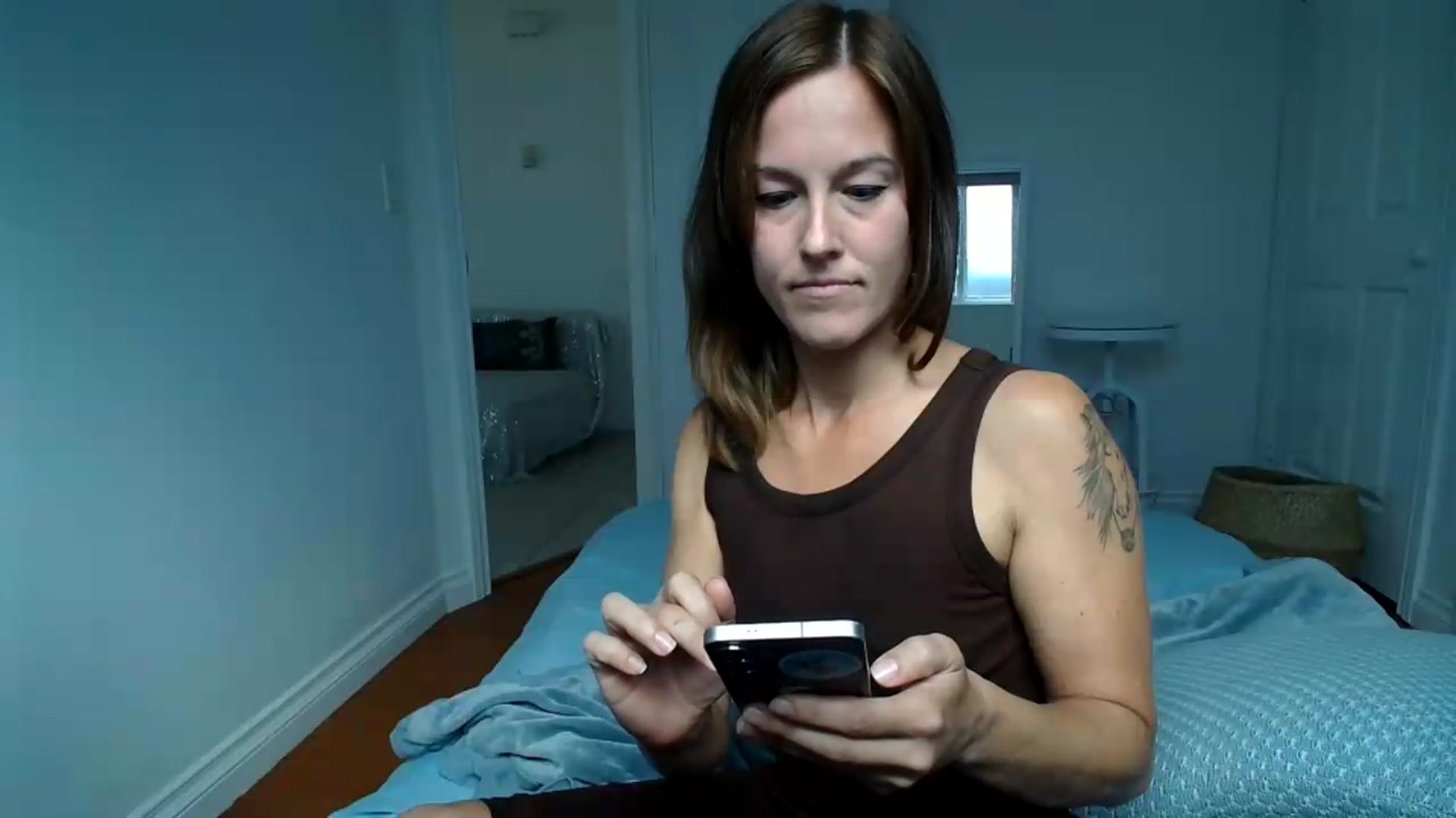 Gallery image thumbnail from ClitorisQueen's myfreecams stream on, 08/06/2026, 16:13 image 18 of 20