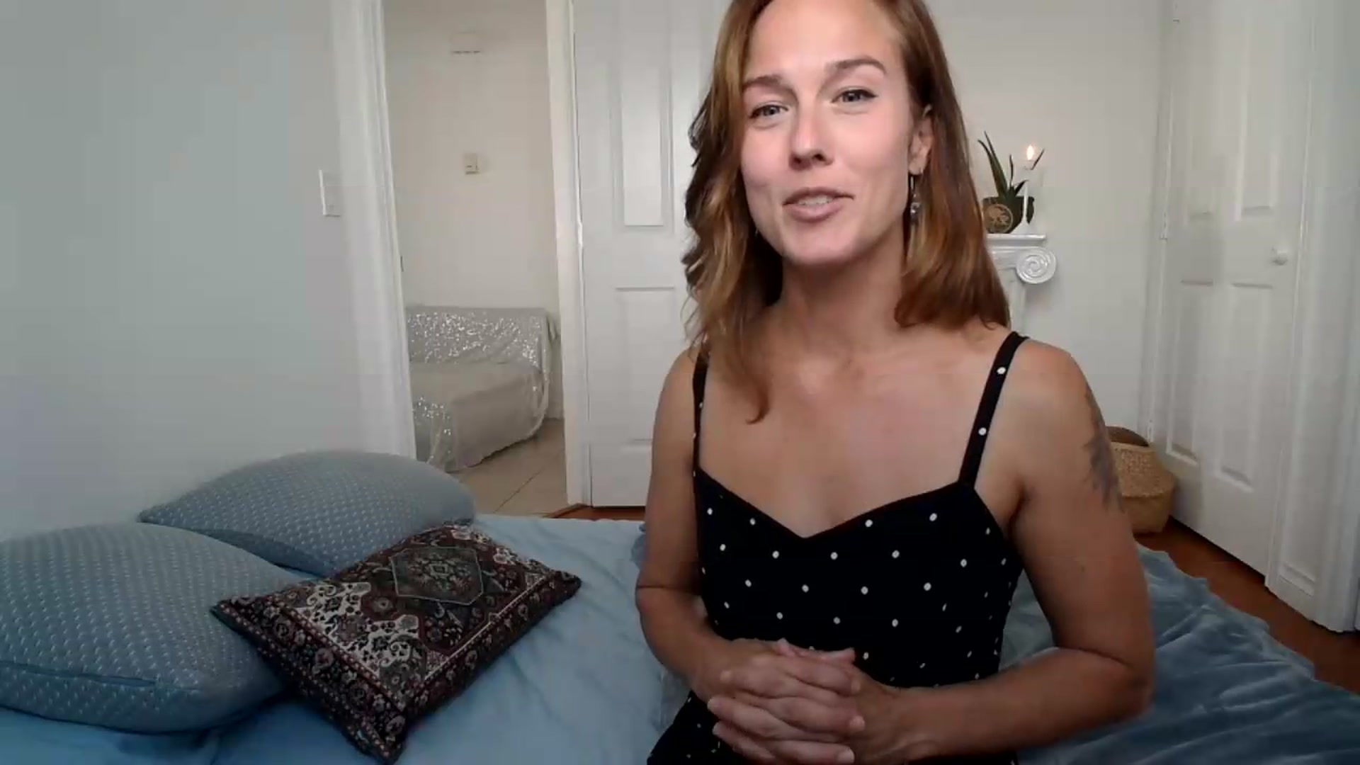 Gallery image thumbnail from ClitorisQueen's myfreecams stream on, 08/10/2026, 20:06 image 11 of 20