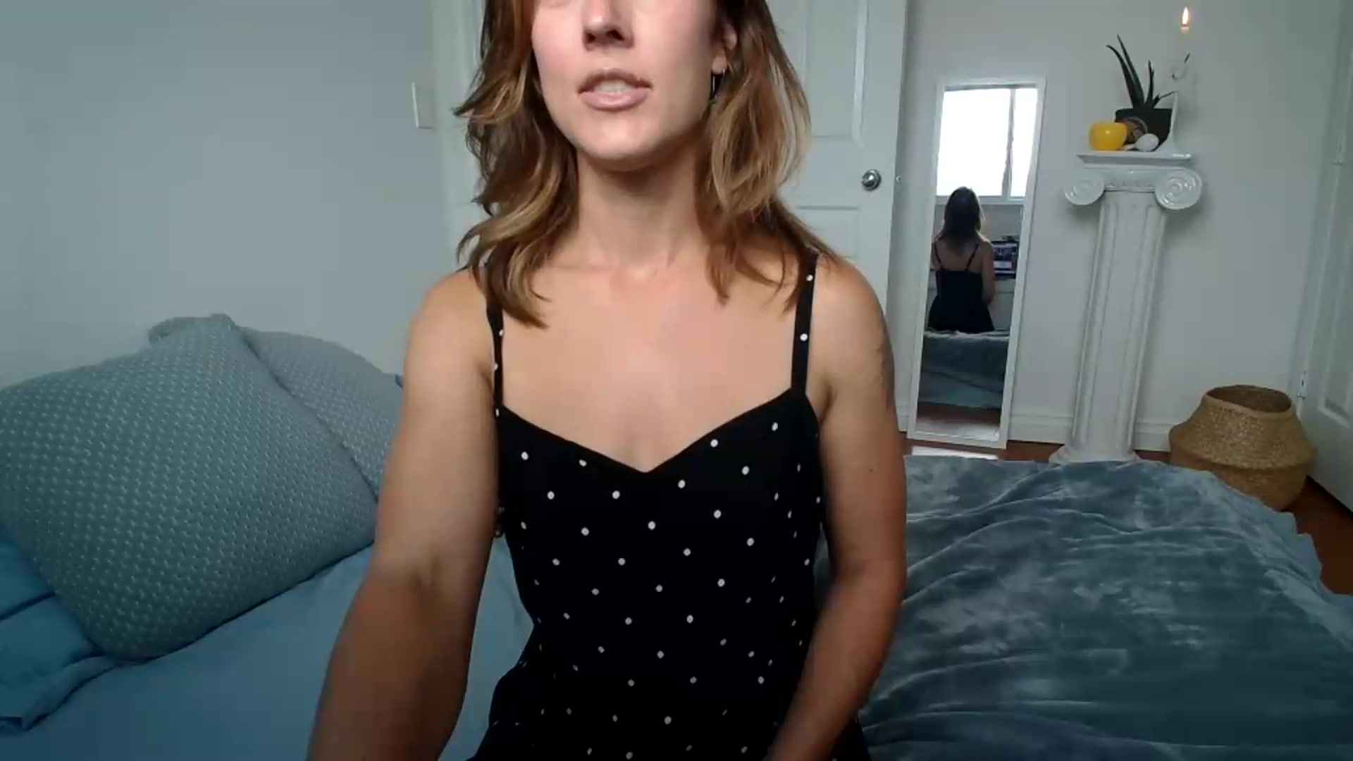 Gallery image thumbnail from ClitorisQueen's myfreecams stream on, 08/11/2026, 19:13 image 17 of 20