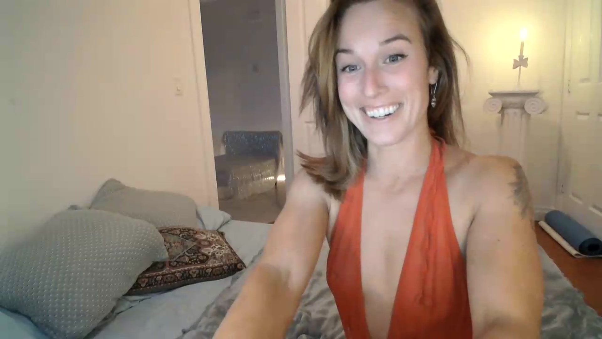 Gallery image thumbnail from ClitorisQueen's myfreecams stream on, 08/13/2026, 03:46 image 11 of 20