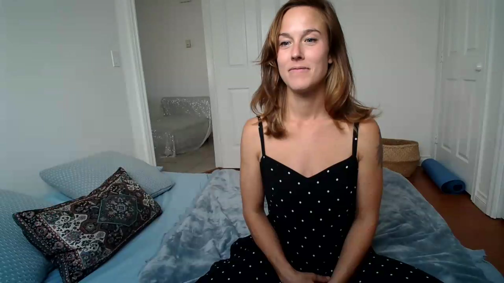 Gallery image thumbnail from ClitorisQueen's myfreecams stream on, 08/13/2026, 19:12 image 10 of 20