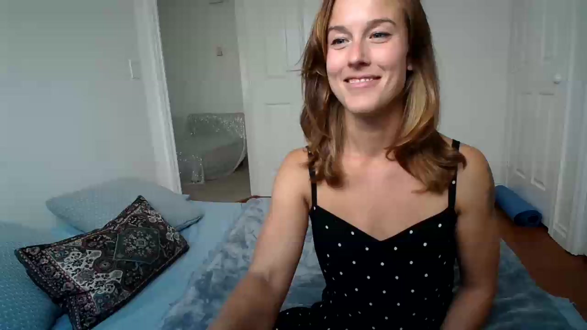 Gallery image thumbnail from ClitorisQueen's myfreecams stream on, 08/13/2026, 19:12 image 8 of 20
