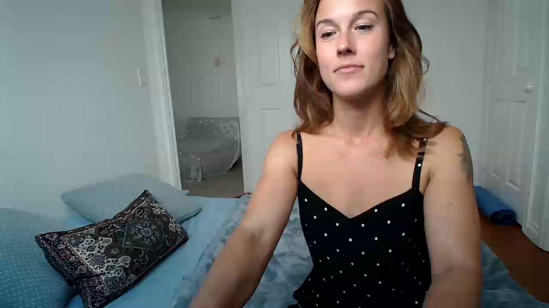 Gallery image thumbnail from ClitorisQueen's myfreecams stream on, 08/13/2026, 19:12 image 1 of 20