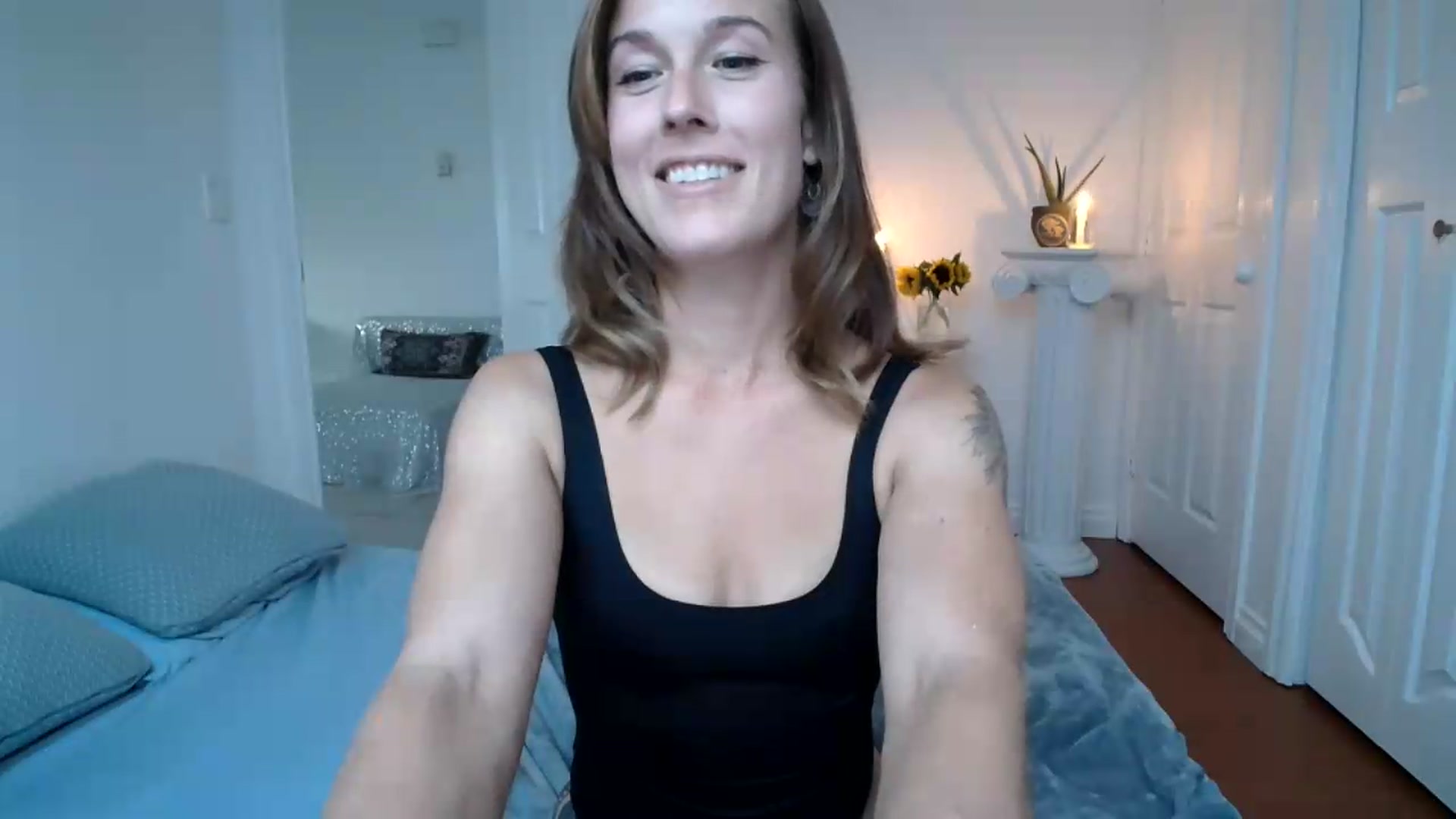 Gallery image thumbnail from ClitorisQueen's myfreecams stream on, 08/14/2026, 03:12 image 8 of 20