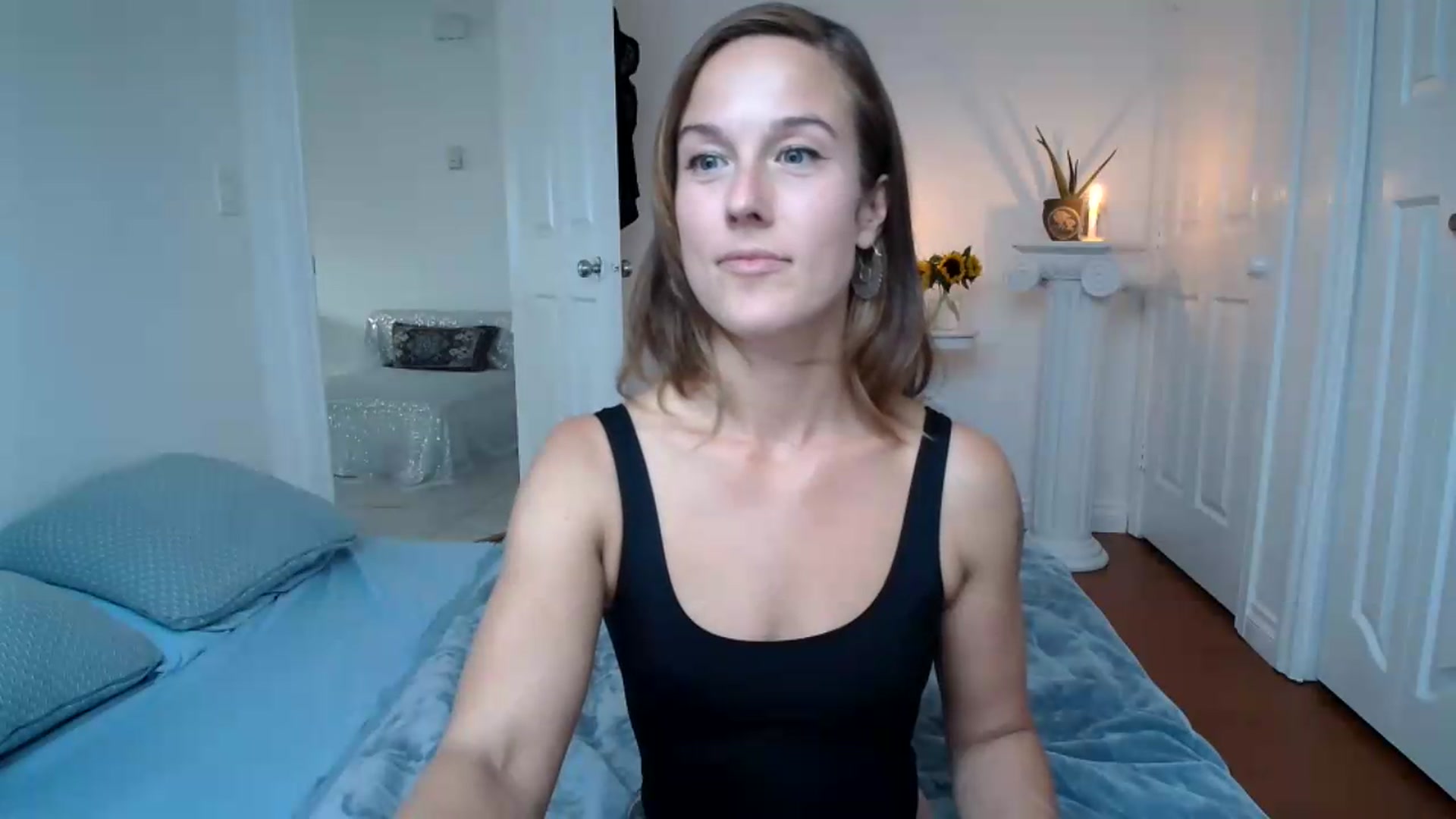 Gallery image thumbnail from ClitorisQueen's myfreecams stream on, 08/14/2026, 03:12 image 2 of 20