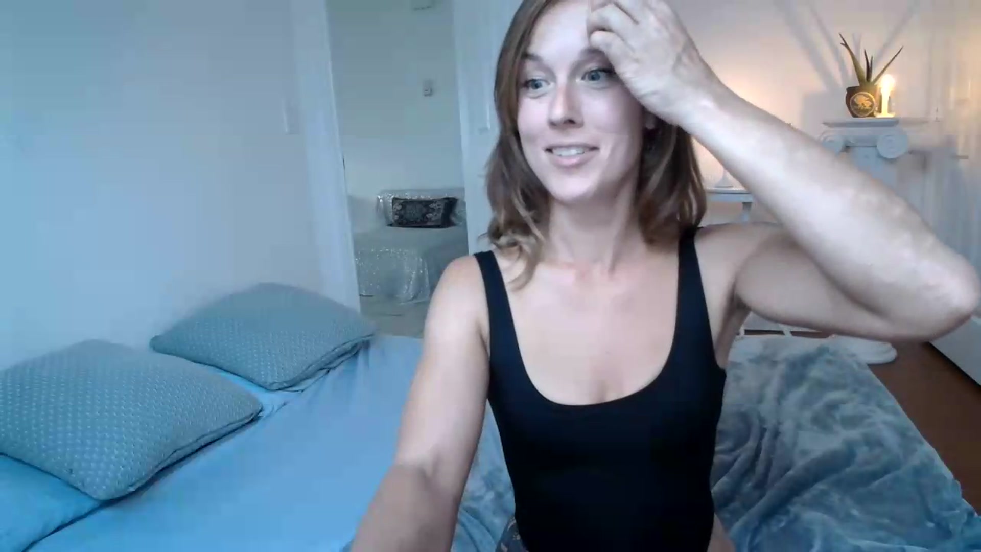 Gallery image thumbnail from ClitorisQueen's myfreecams stream on, 08/14/2026, 03:12 image 14 of 20