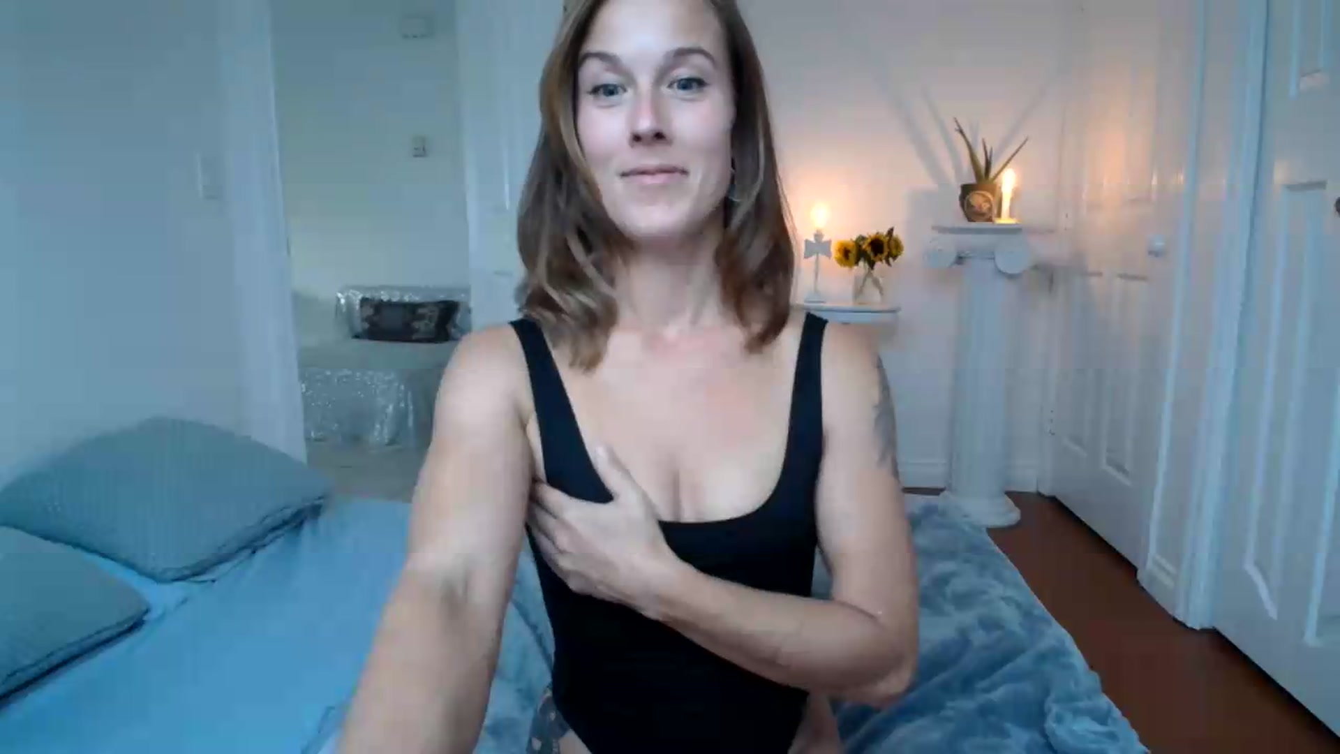 Gallery image thumbnail from ClitorisQueen's myfreecams stream on, 08/14/2026, 03:12 image 5 of 20