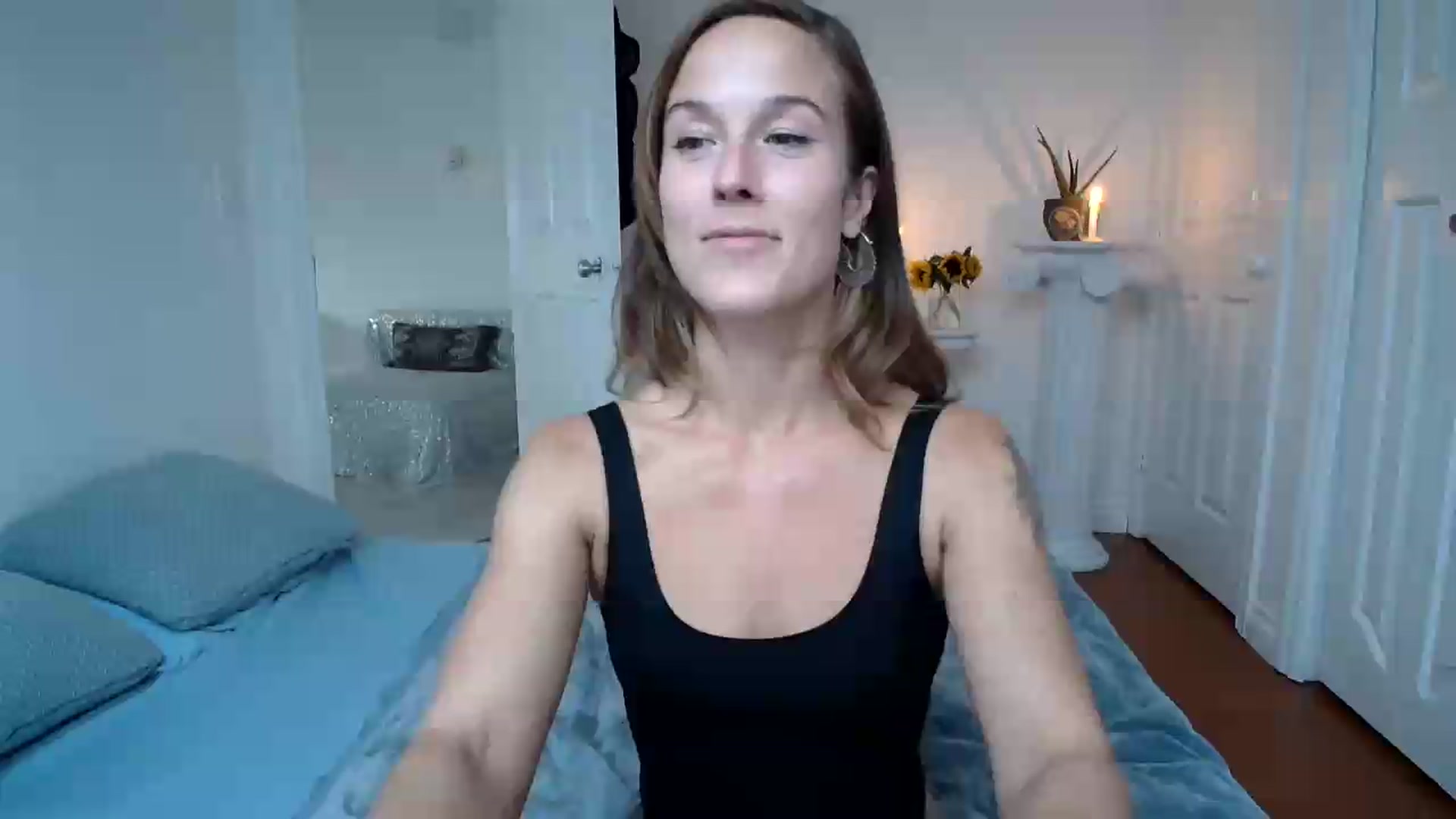 Gallery image thumbnail from ClitorisQueen's myfreecams stream on, 08/14/2026, 03:12 image 1 of 20