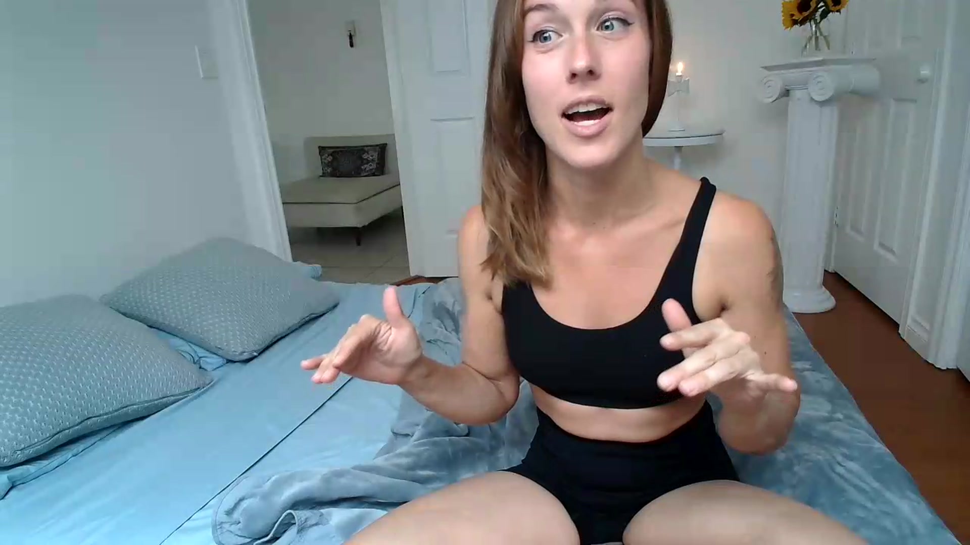 Gallery image thumbnail from ClitorisQueen's myfreecams stream on, 08/15/2026, 24:16 image 11 of 20